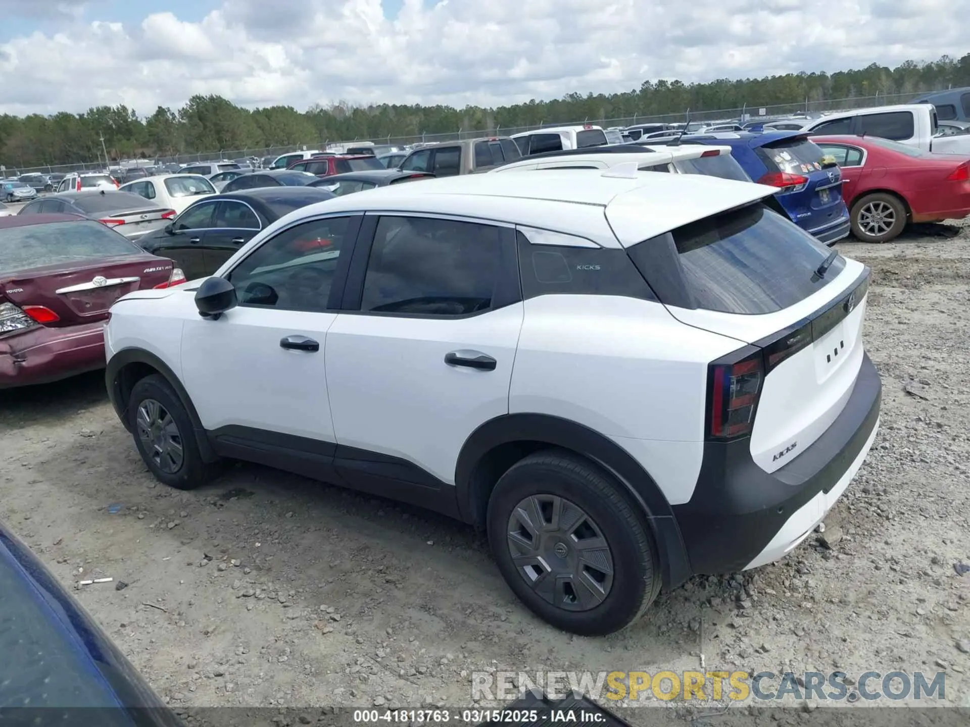 15 Photograph of a damaged car 3N8AP6BA1SL306207 NISSAN KICKS 2025