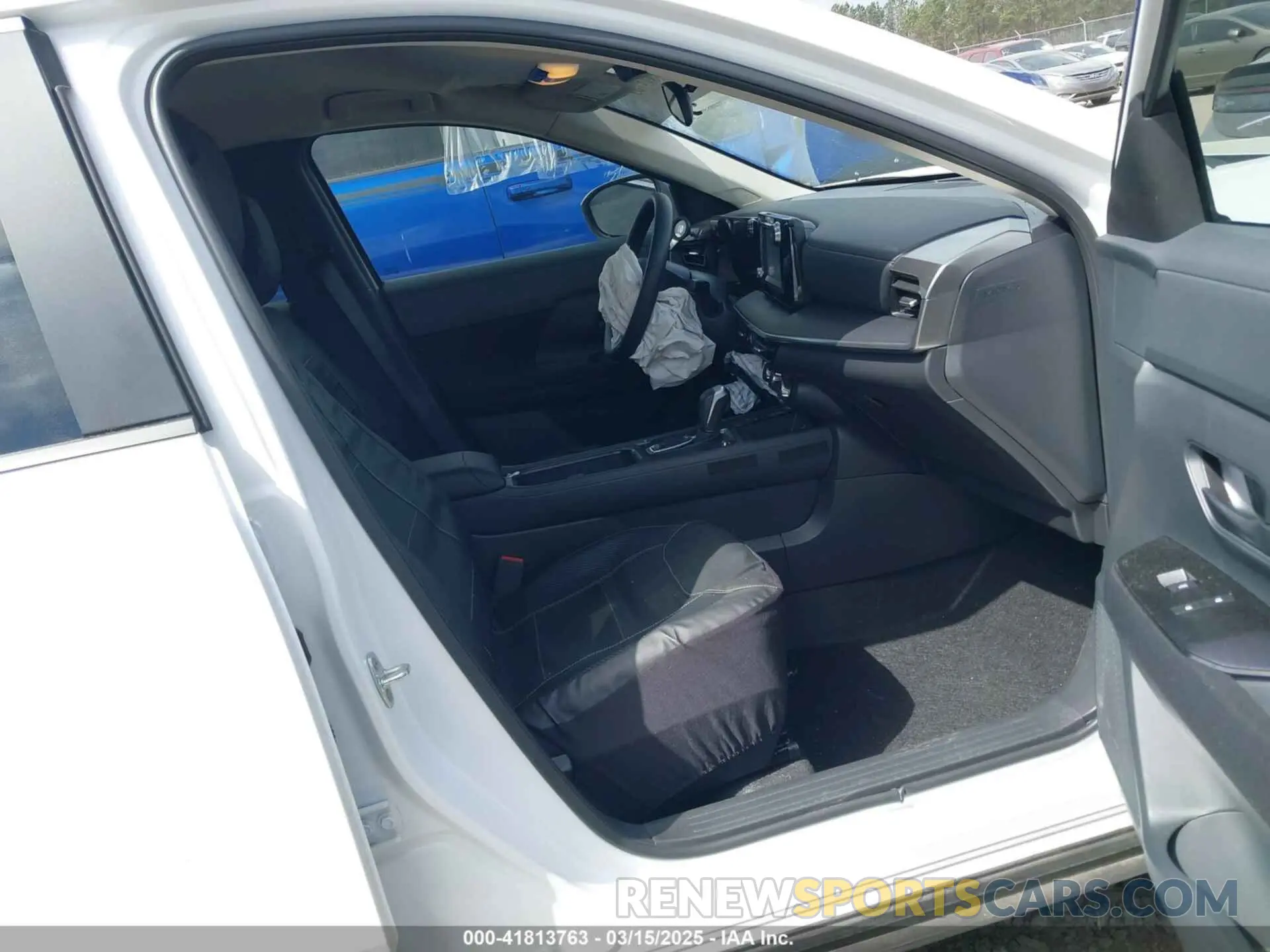 5 Photograph of a damaged car 3N8AP6BA1SL306207 NISSAN KICKS 2025