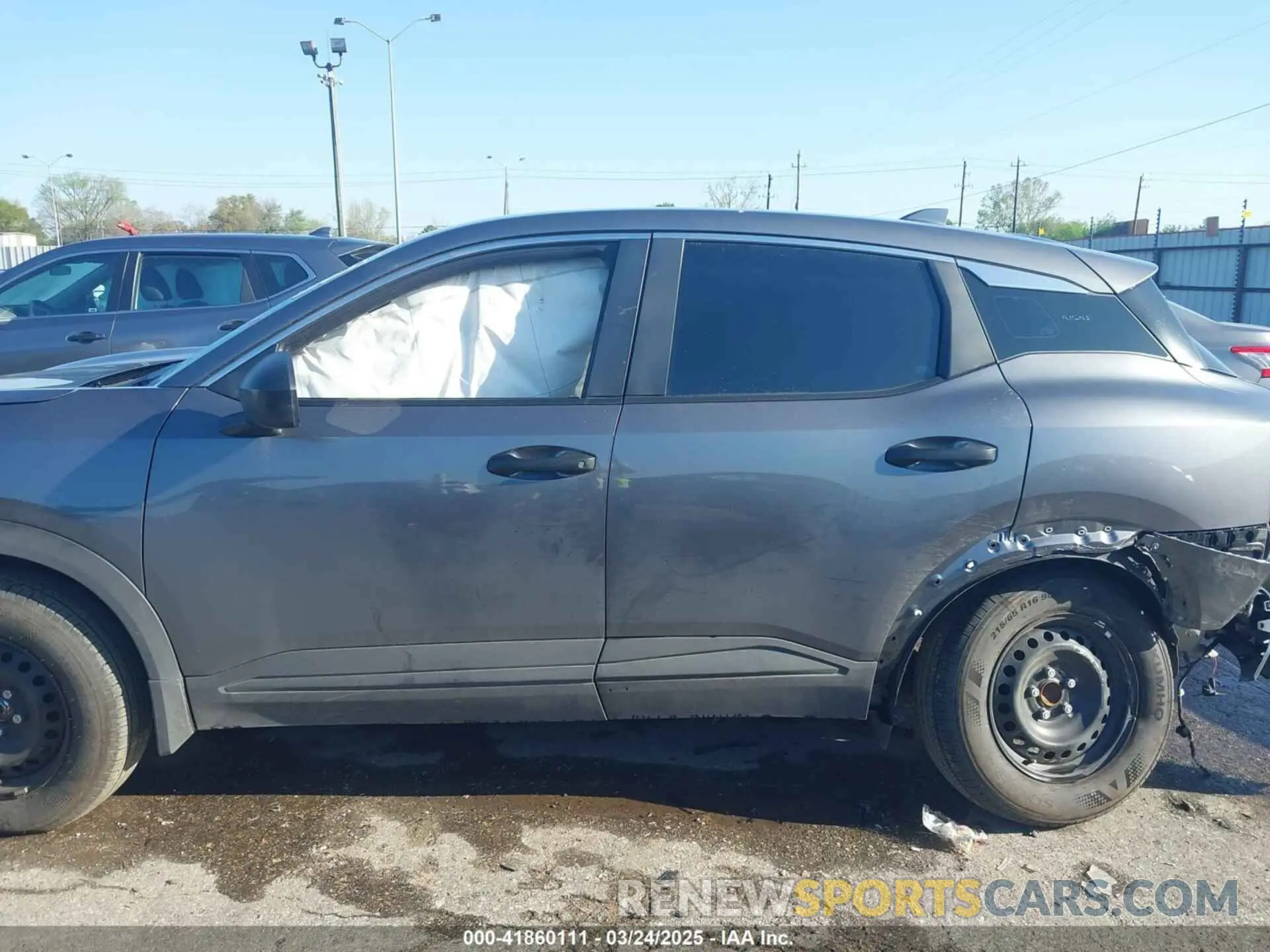 14 Photograph of a damaged car 3N8AP6BA3SL305771 NISSAN KICKS 2025