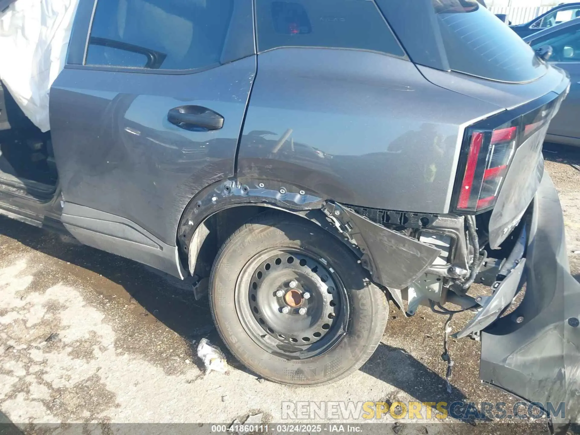 6 Photograph of a damaged car 3N8AP6BA3SL305771 NISSAN KICKS 2025
