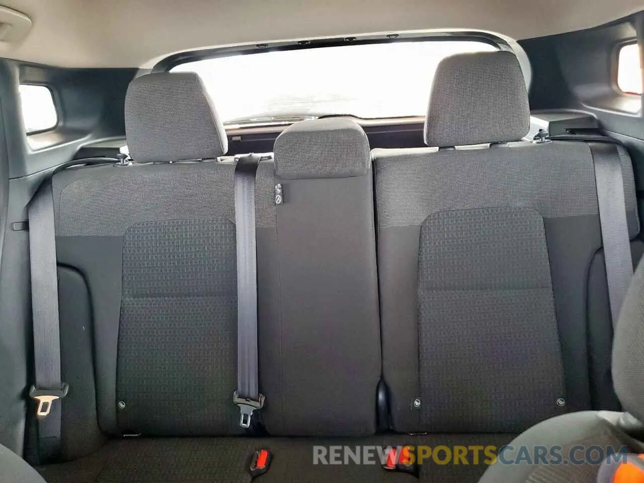 10 Photograph of a damaged car 3N8AP6BA4SL308095 NISSAN KICKS 2025
