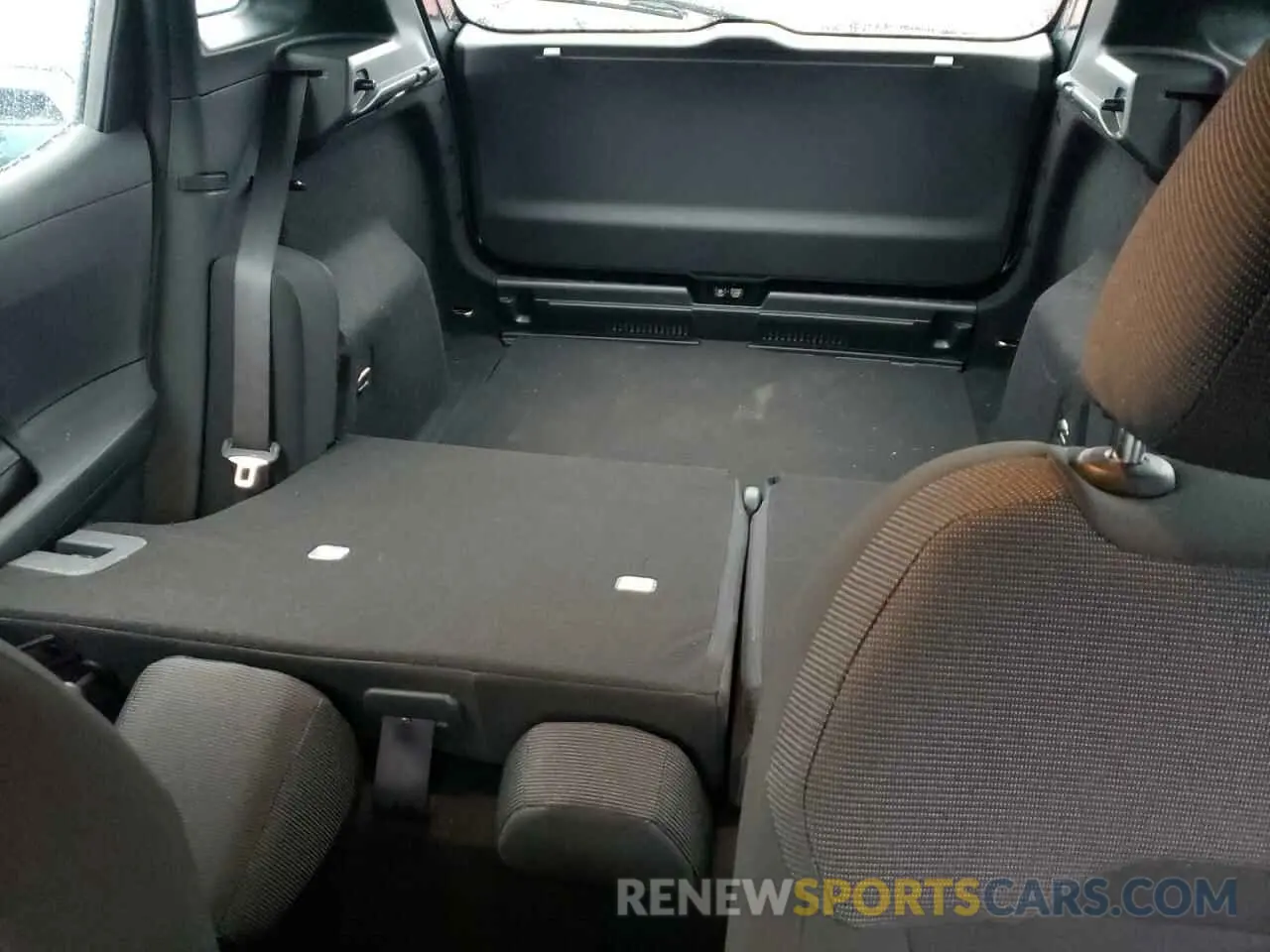 10 Photograph of a damaged car 3N8AP6BA6SL306431 NISSAN KICKS 2025