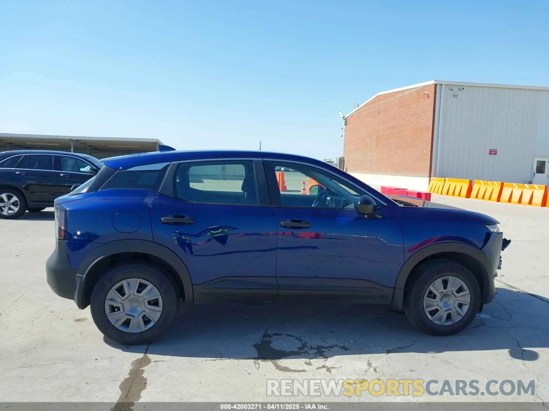 14 Photograph of a damaged car 3N8AP6BA9SL342579 NISSAN KICKS 2025