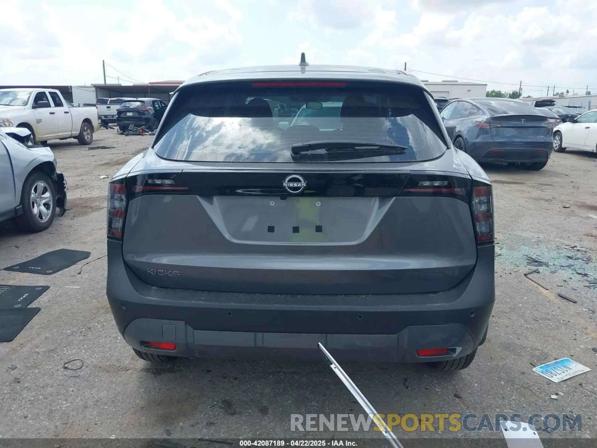 16 Photograph of a damaged car 3N8AP6BA9SL371080 NISSAN KICKS 2025