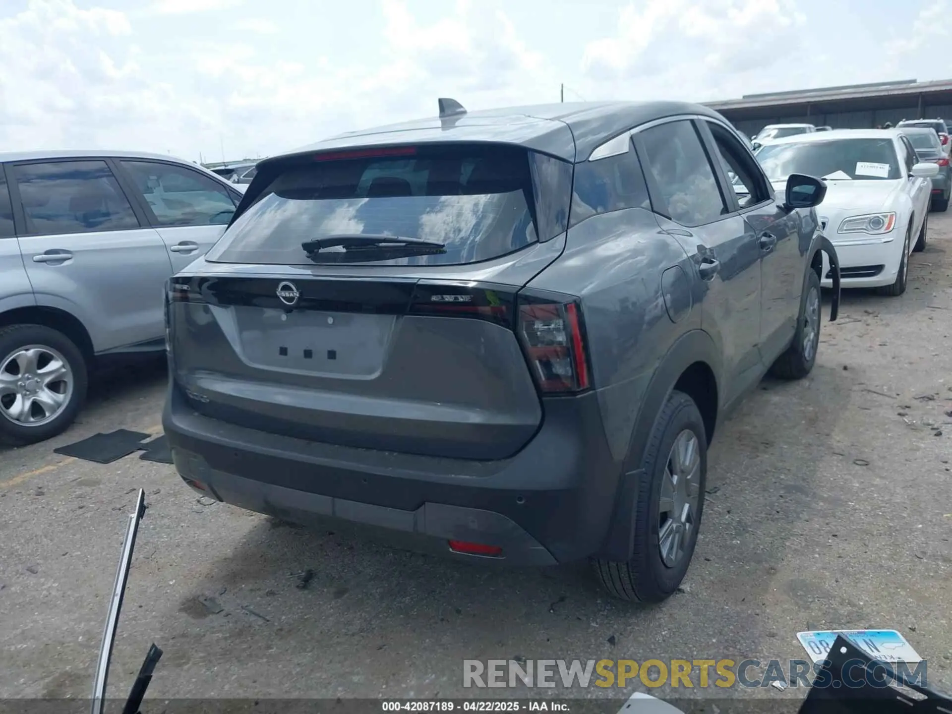 4 Photograph of a damaged car 3N8AP6BA9SL371080 NISSAN KICKS 2025