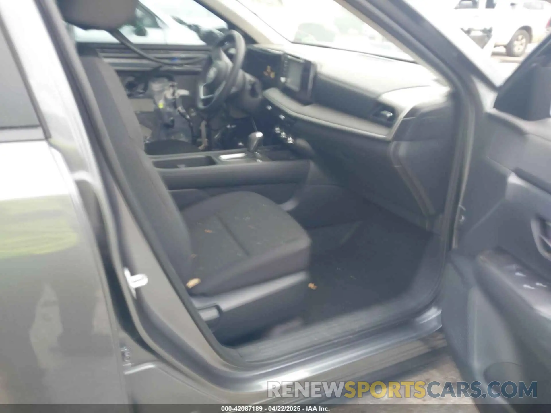 5 Photograph of a damaged car 3N8AP6BA9SL371080 NISSAN KICKS 2025