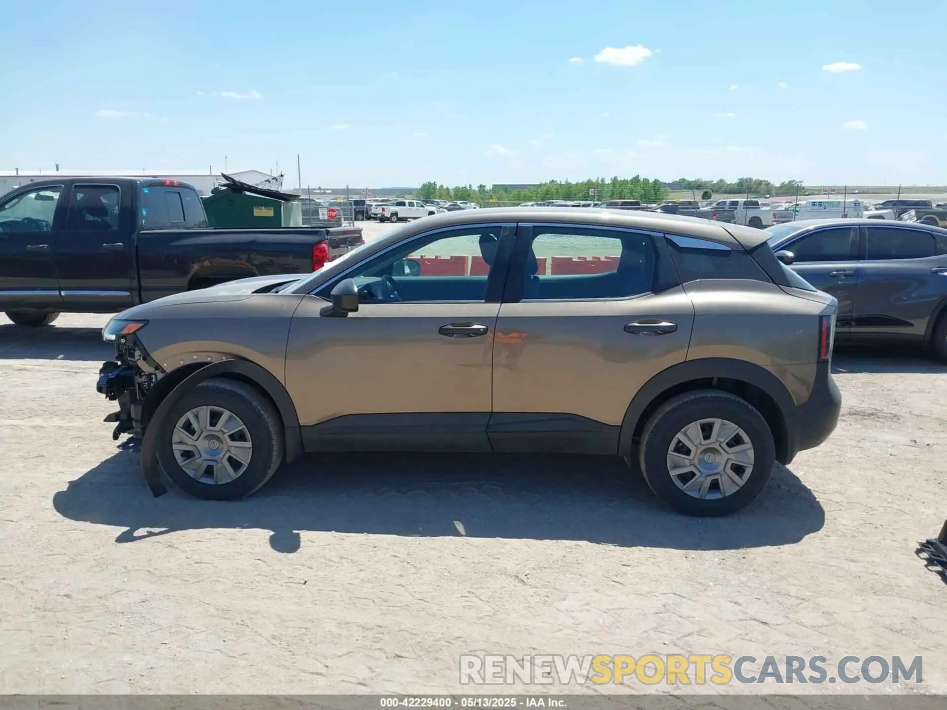 15 Photograph of a damaged car 3N8AP6BB1SL313392 NISSAN KICKS 2025