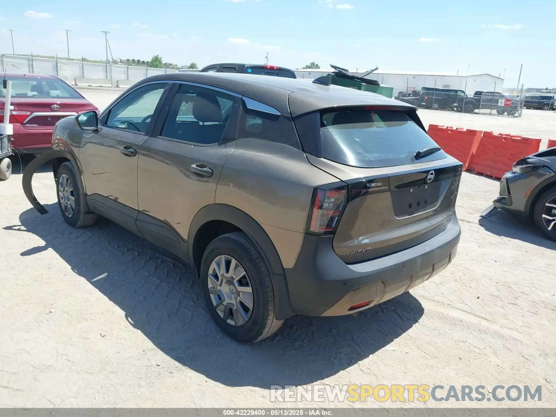 3 Photograph of a damaged car 3N8AP6BB1SL313392 NISSAN KICKS 2025