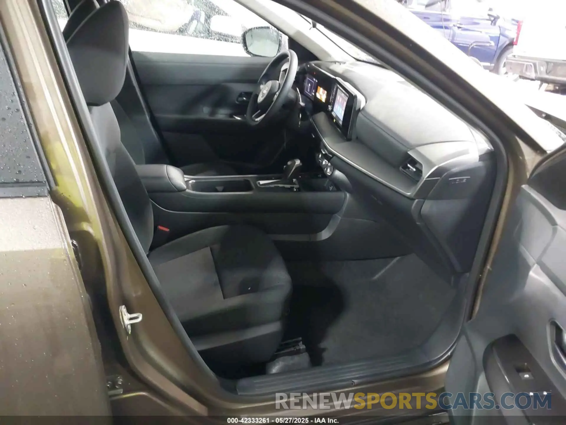 5 Photograph of a damaged car 3N8AP6BB1SL318902 NISSAN KICKS 2025