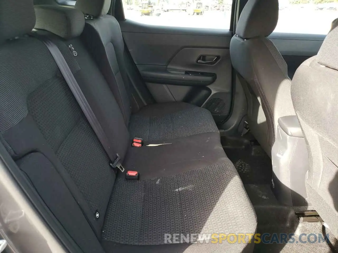 11 Photograph of a damaged car 3N8AP6BB4SL313547 NISSAN KICKS 2025