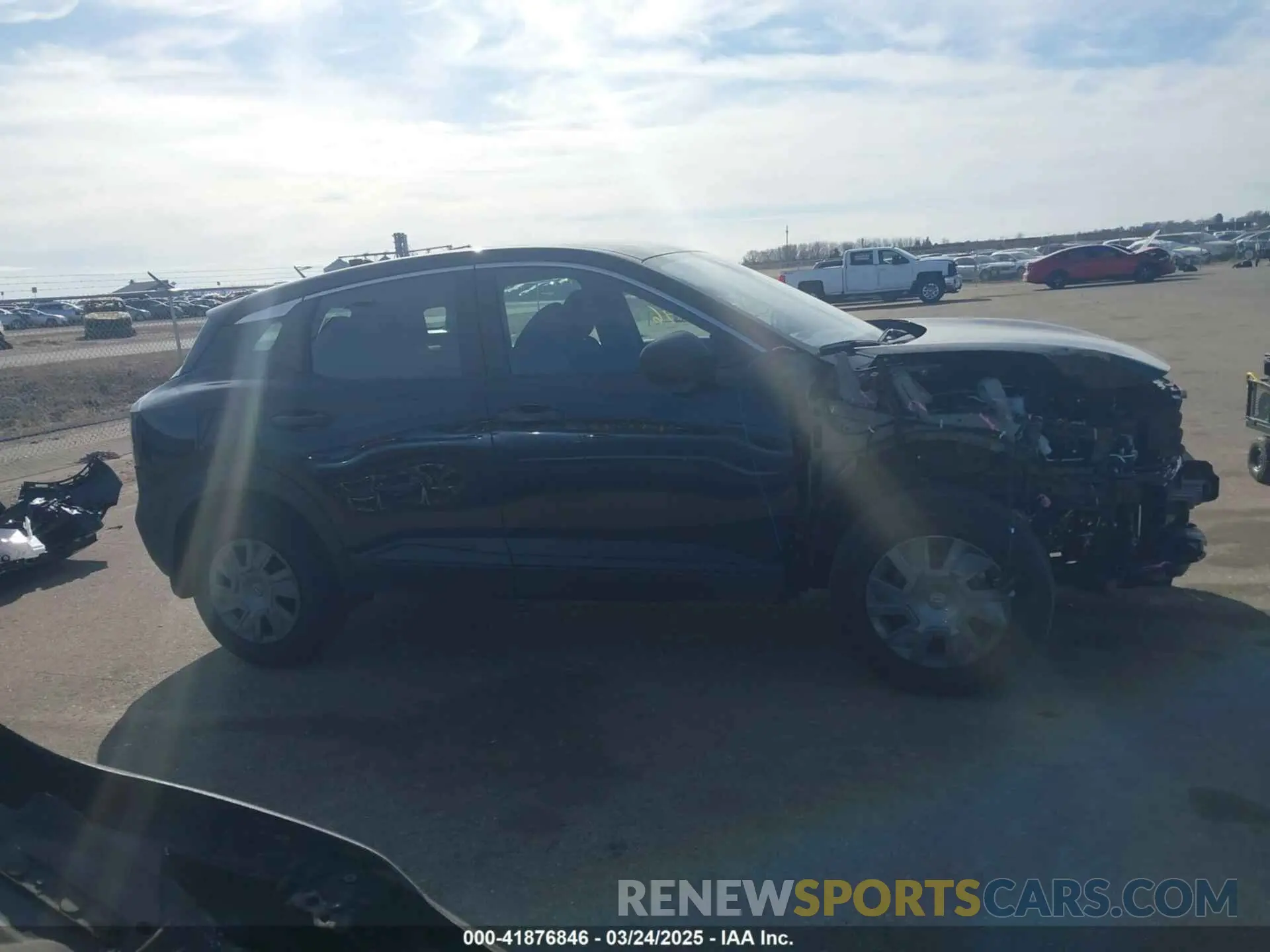 14 Photograph of a damaged car 3N8AP6BB5SL357380 NISSAN KICKS 2025