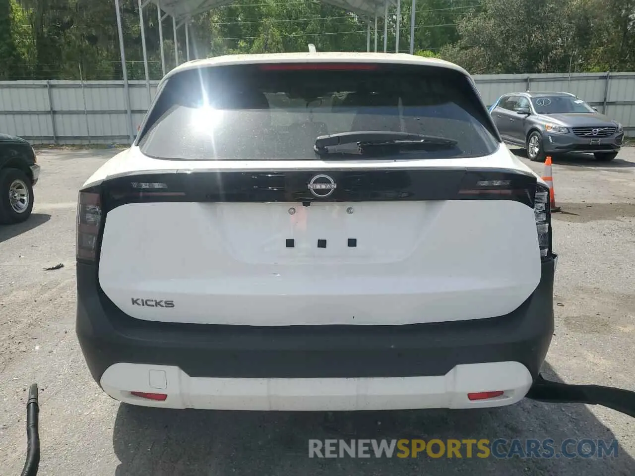 6 Photograph of a damaged car 3N8AP6CA2SL322981 NISSAN KICKS 2025