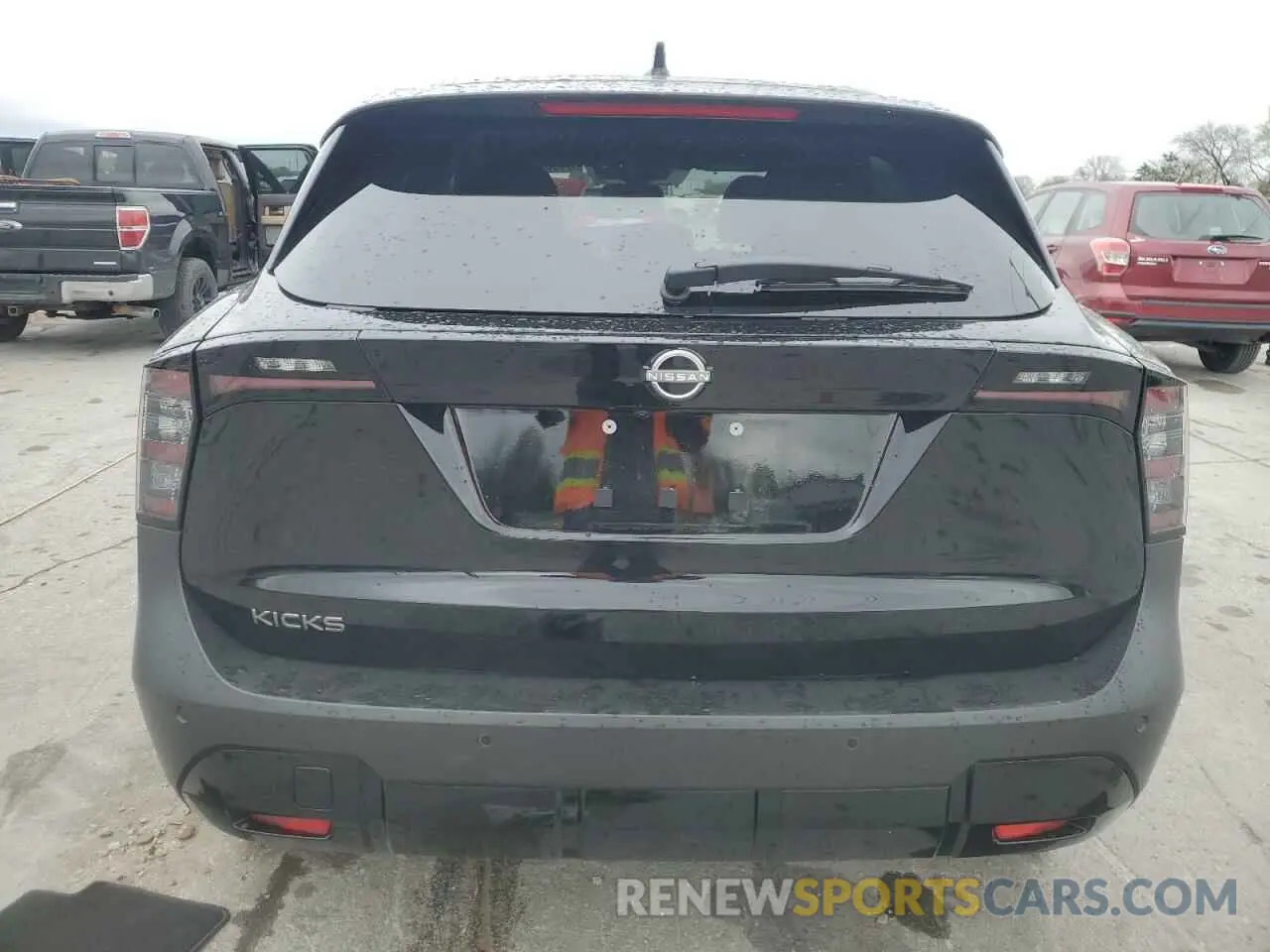 6 Photograph of a damaged car 3N8AP6CA2SL355317 NISSAN KICKS 2025