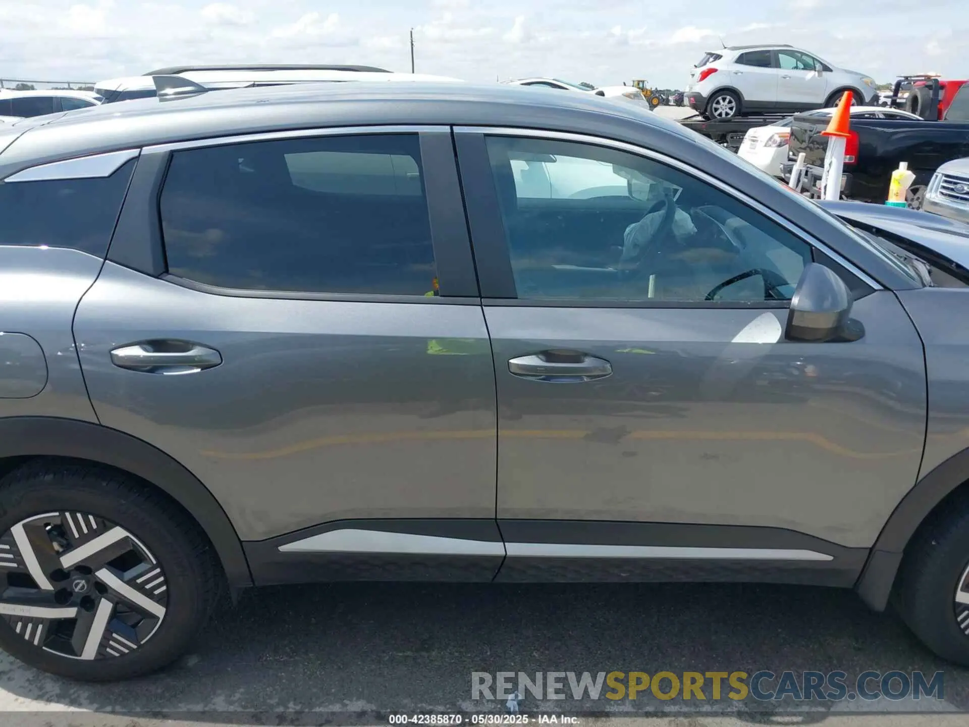 13 Photograph of a damaged car 3N8AP6CA3SL314436 NISSAN KICKS 2025