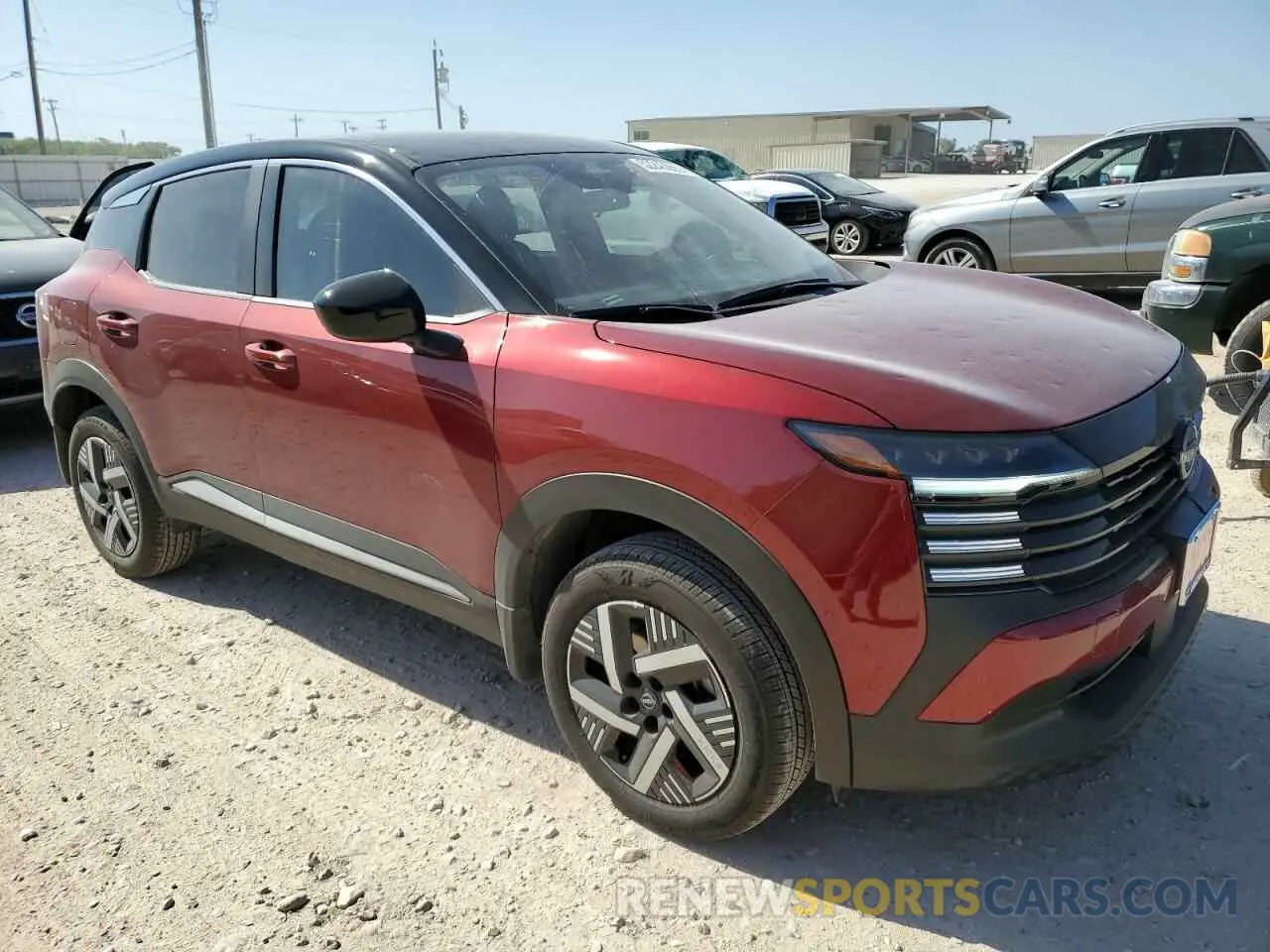 4 Photograph of a damaged car 3N8AP6CA4SL370188 NISSAN KICKS 2025