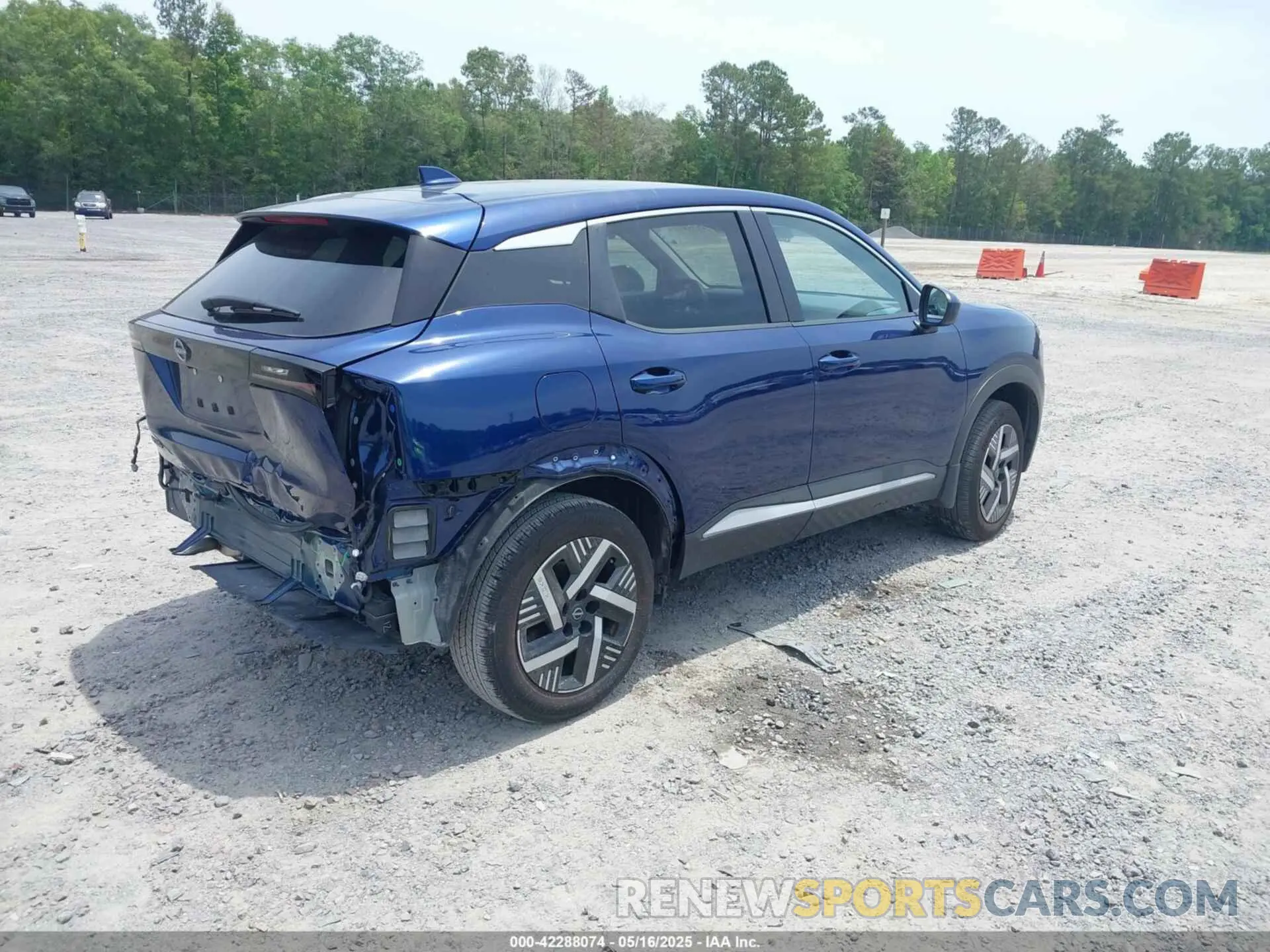 4 Photograph of a damaged car 3N8AP6CA5SL302921 NISSAN KICKS 2025