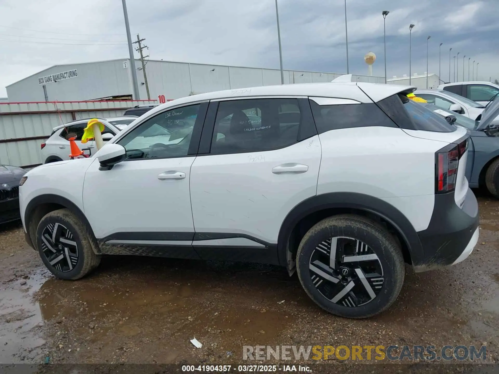 14 Photograph of a damaged car 3N8AP6CA5SL307004 NISSAN KICKS 2025