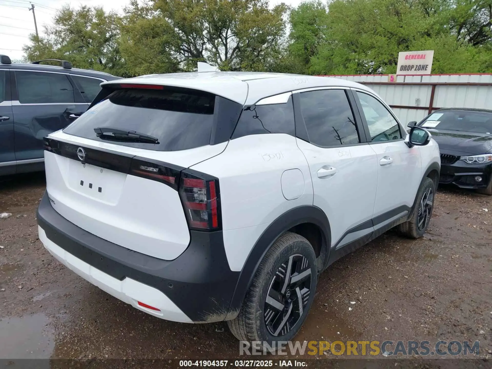 4 Photograph of a damaged car 3N8AP6CA5SL307004 NISSAN KICKS 2025