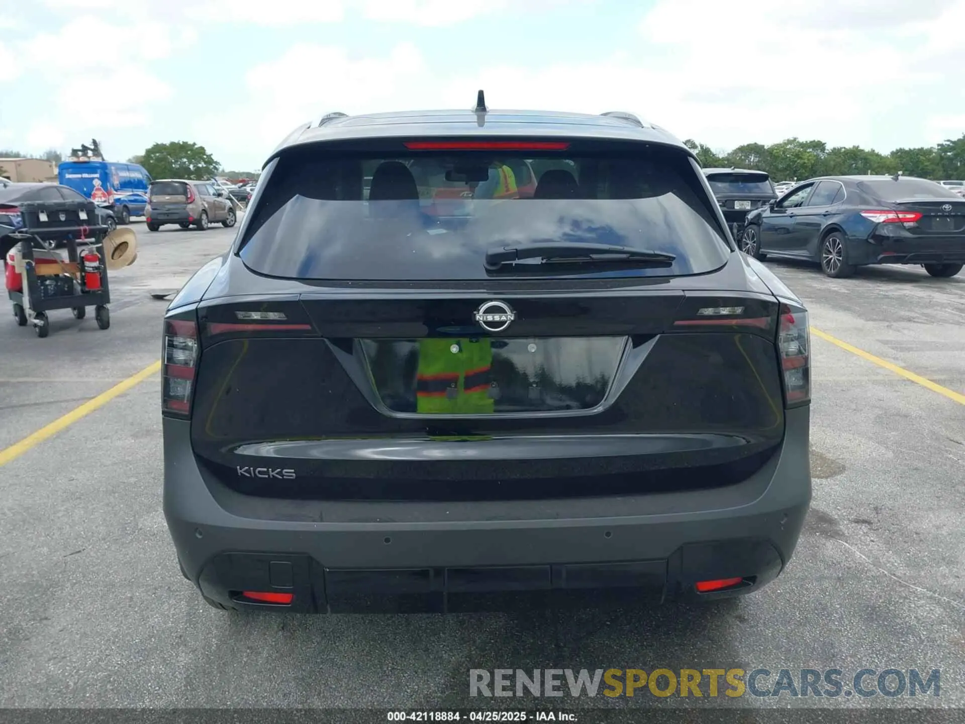 17 Photograph of a damaged car 3N8AP6CA7SL355314 NISSAN KICKS 2025