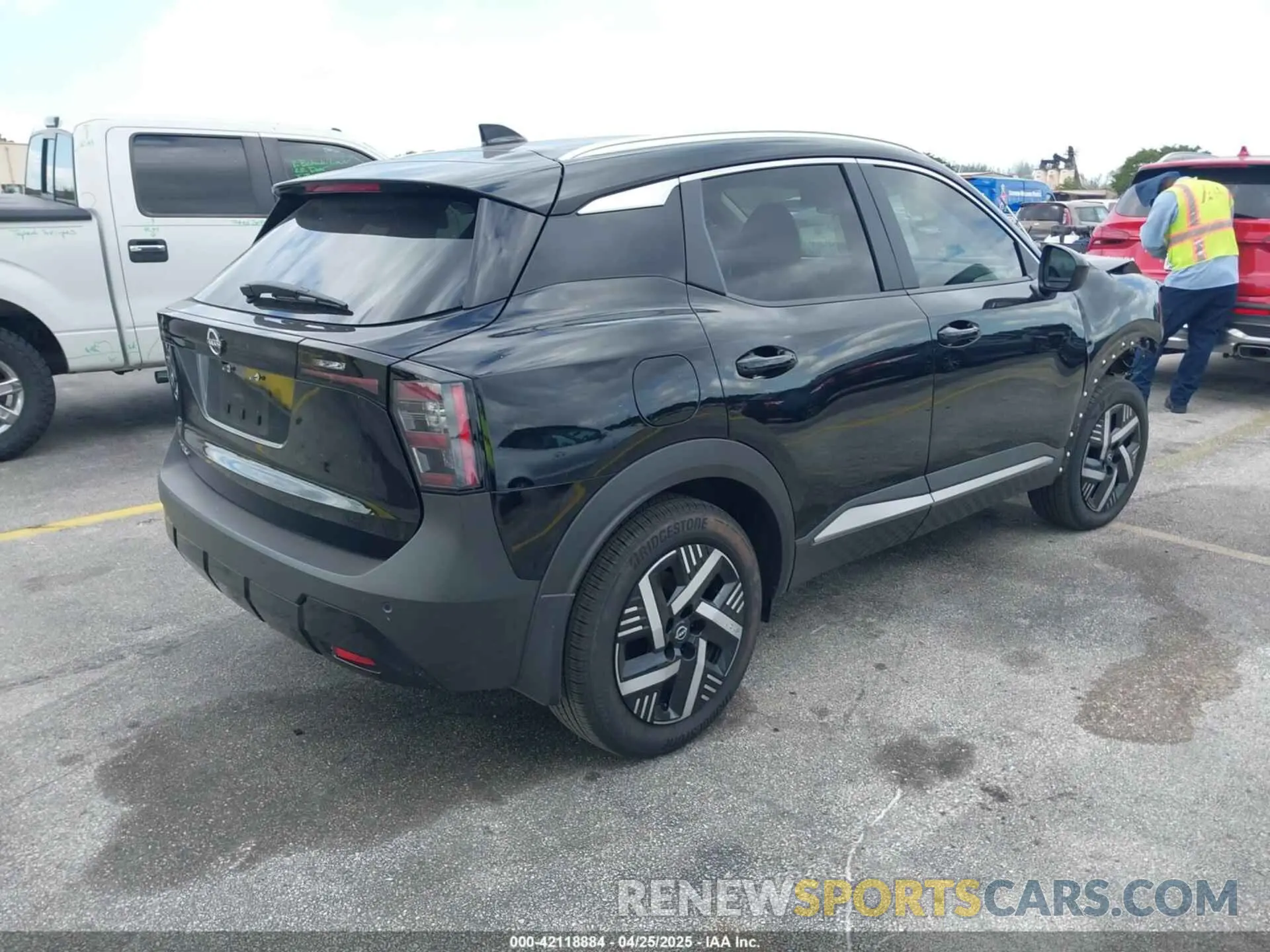 4 Photograph of a damaged car 3N8AP6CA7SL355314 NISSAN KICKS 2025