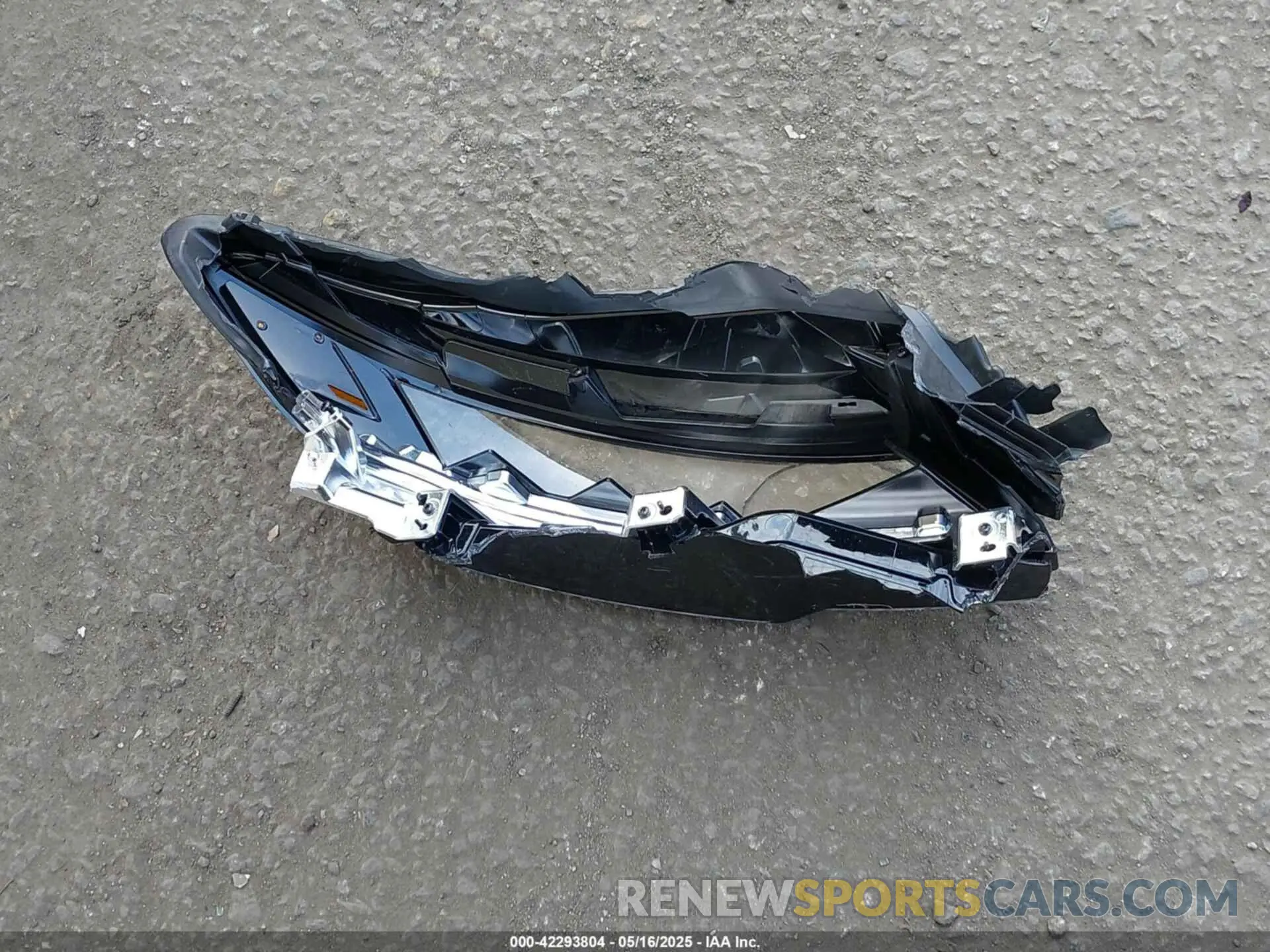 12 Photograph of a damaged car 3N8AP6CA8SL384952 NISSAN KICKS 2025