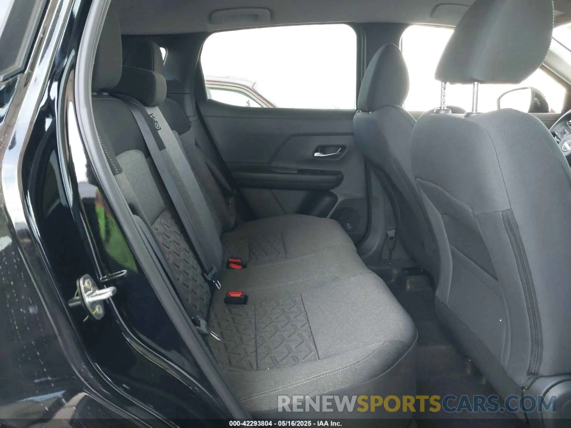 8 Photograph of a damaged car 3N8AP6CA8SL384952 NISSAN KICKS 2025