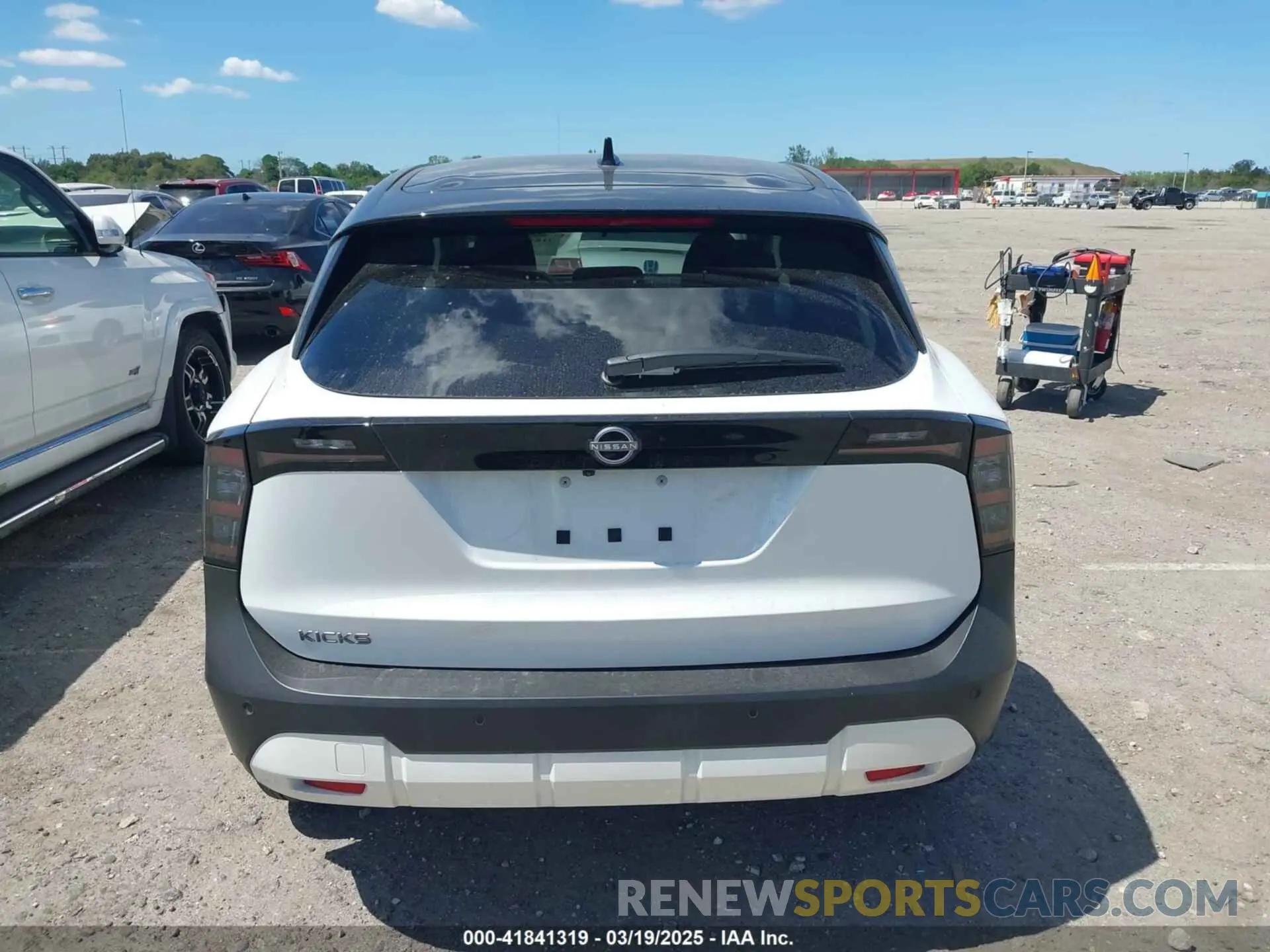 16 Photograph of a damaged car 3N8AP6CA9SL340751 NISSAN KICKS 2025