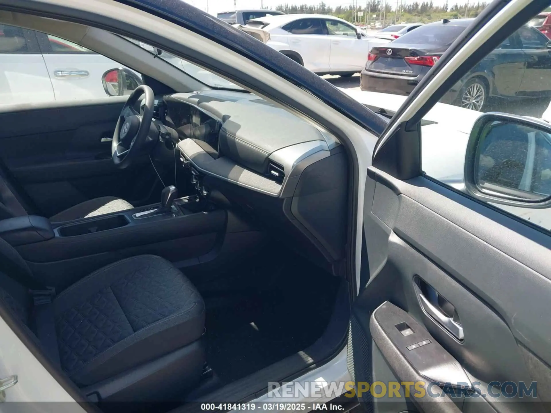 5 Photograph of a damaged car 3N8AP6CA9SL340751 NISSAN KICKS 2025