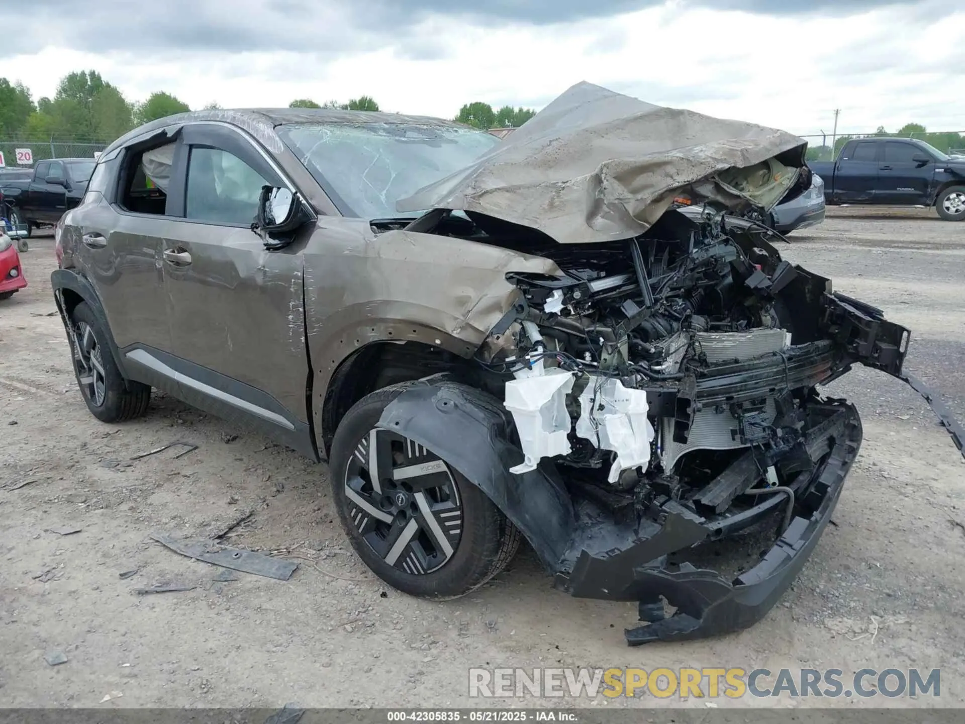 1 Photograph of a damaged car 3N8AP6CAXSL354013 NISSAN KICKS 2025