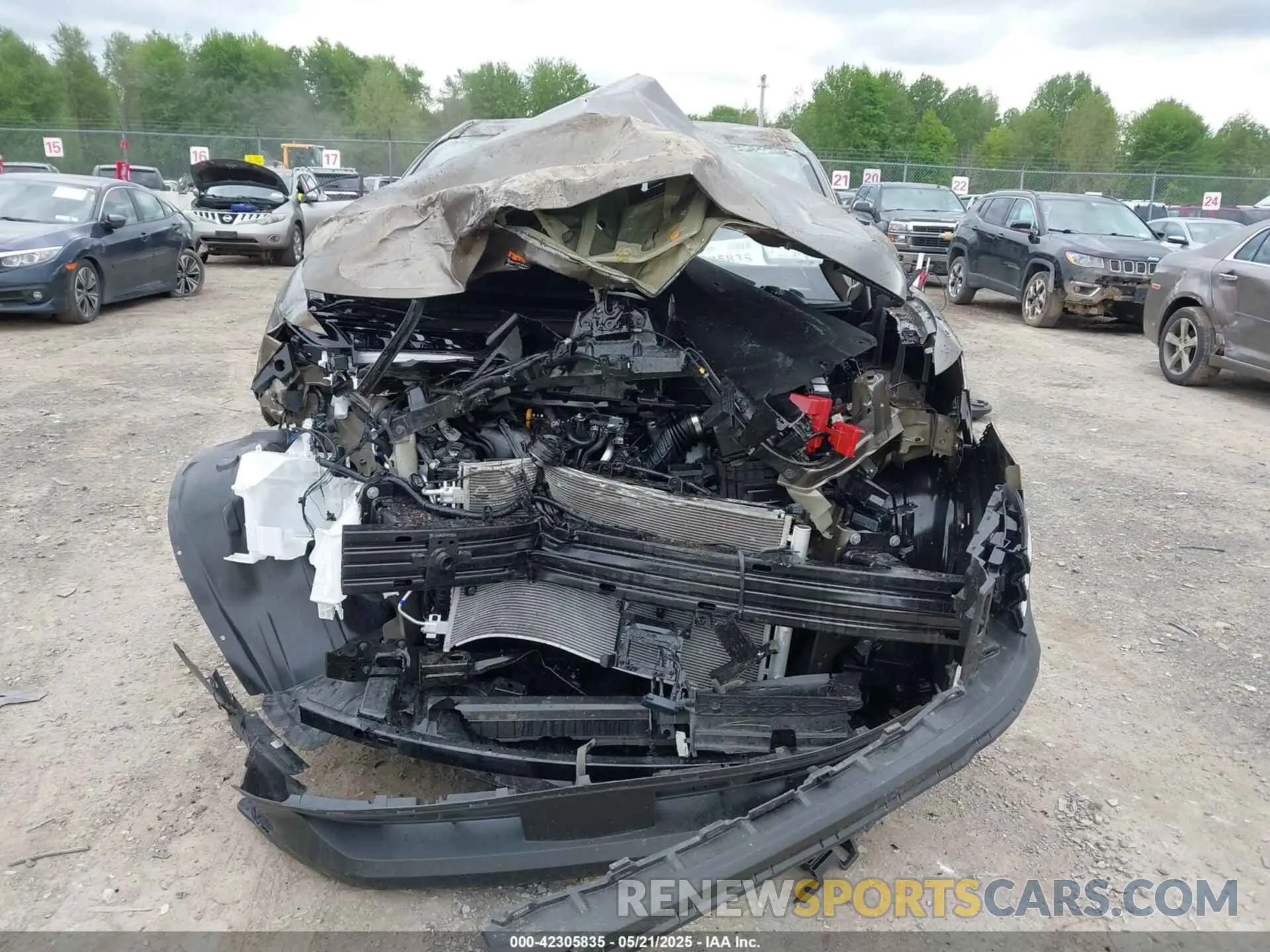 13 Photograph of a damaged car 3N8AP6CAXSL354013 NISSAN KICKS 2025