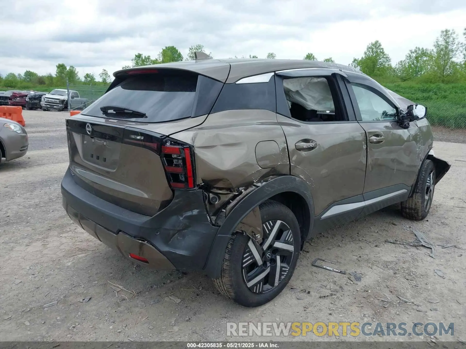 4 Photograph of a damaged car 3N8AP6CAXSL354013 NISSAN KICKS 2025