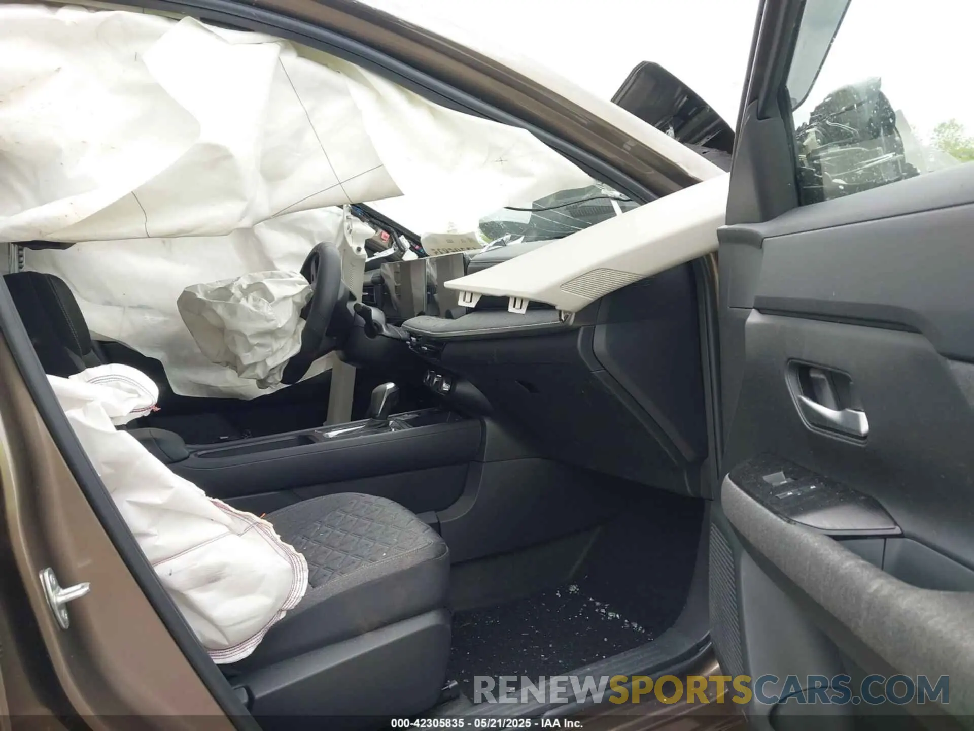 5 Photograph of a damaged car 3N8AP6CAXSL354013 NISSAN KICKS 2025