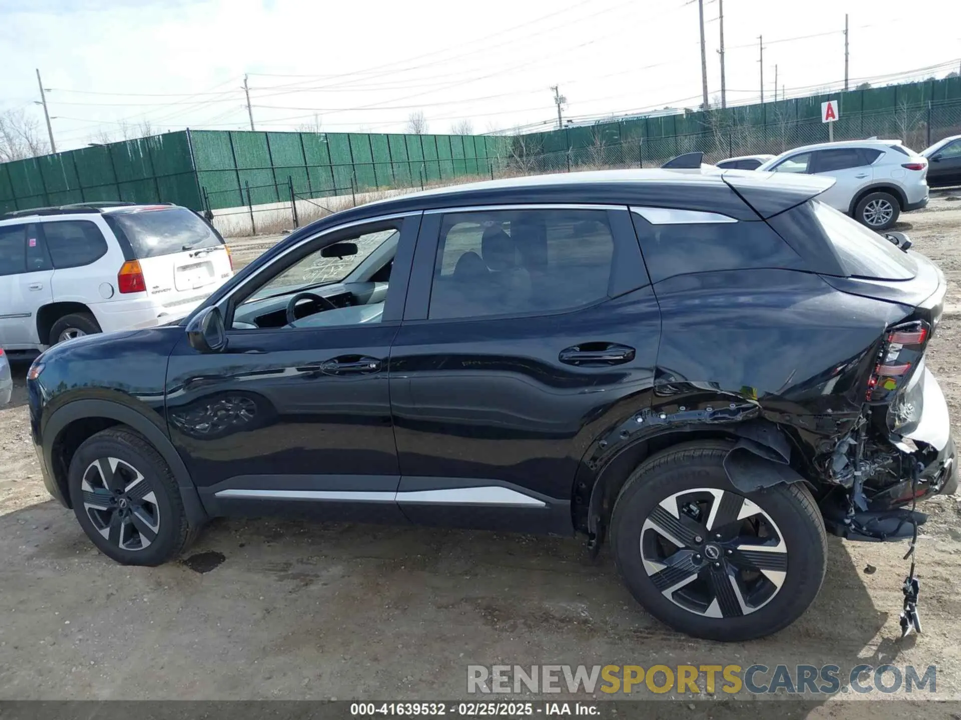 14 Photograph of a damaged car 3N8AP6CB0SL341585 NISSAN KICKS 2025