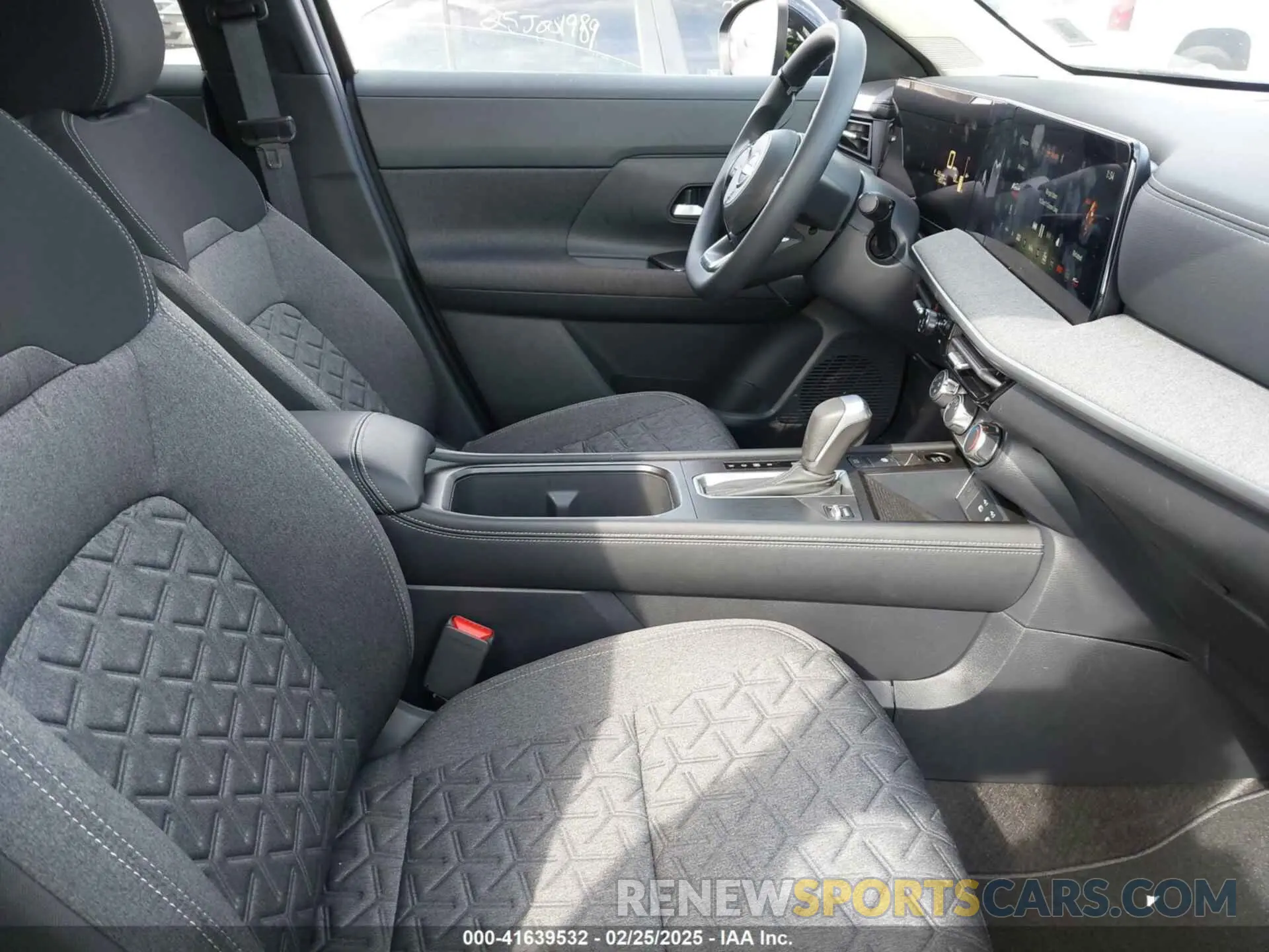 5 Photograph of a damaged car 3N8AP6CB0SL341585 NISSAN KICKS 2025
