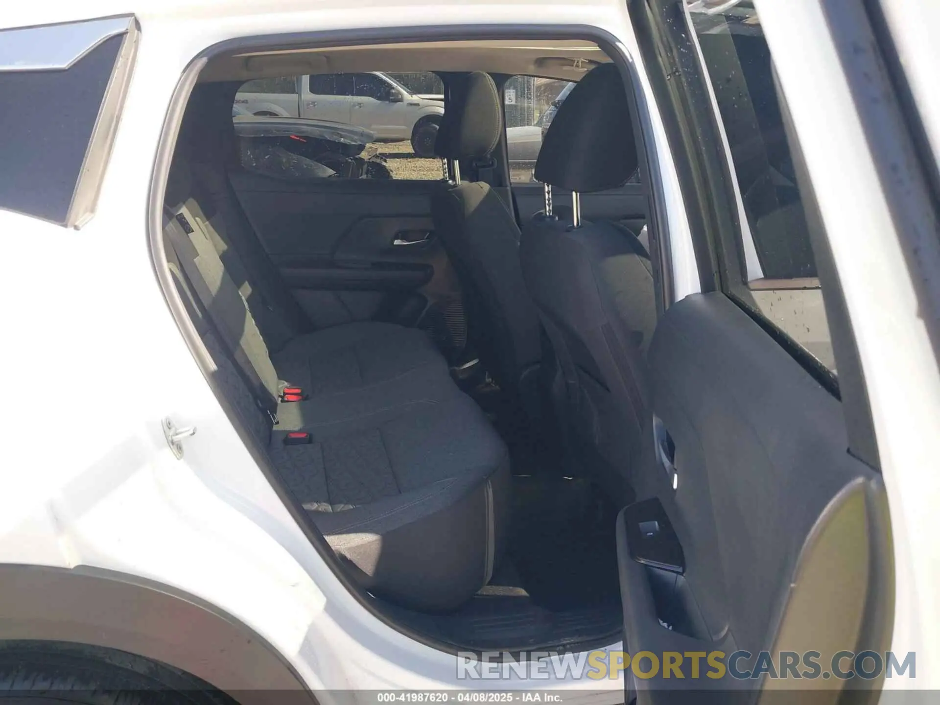 8 Photograph of a damaged car 3N8AP6CB6SL365969 NISSAN KICKS 2025