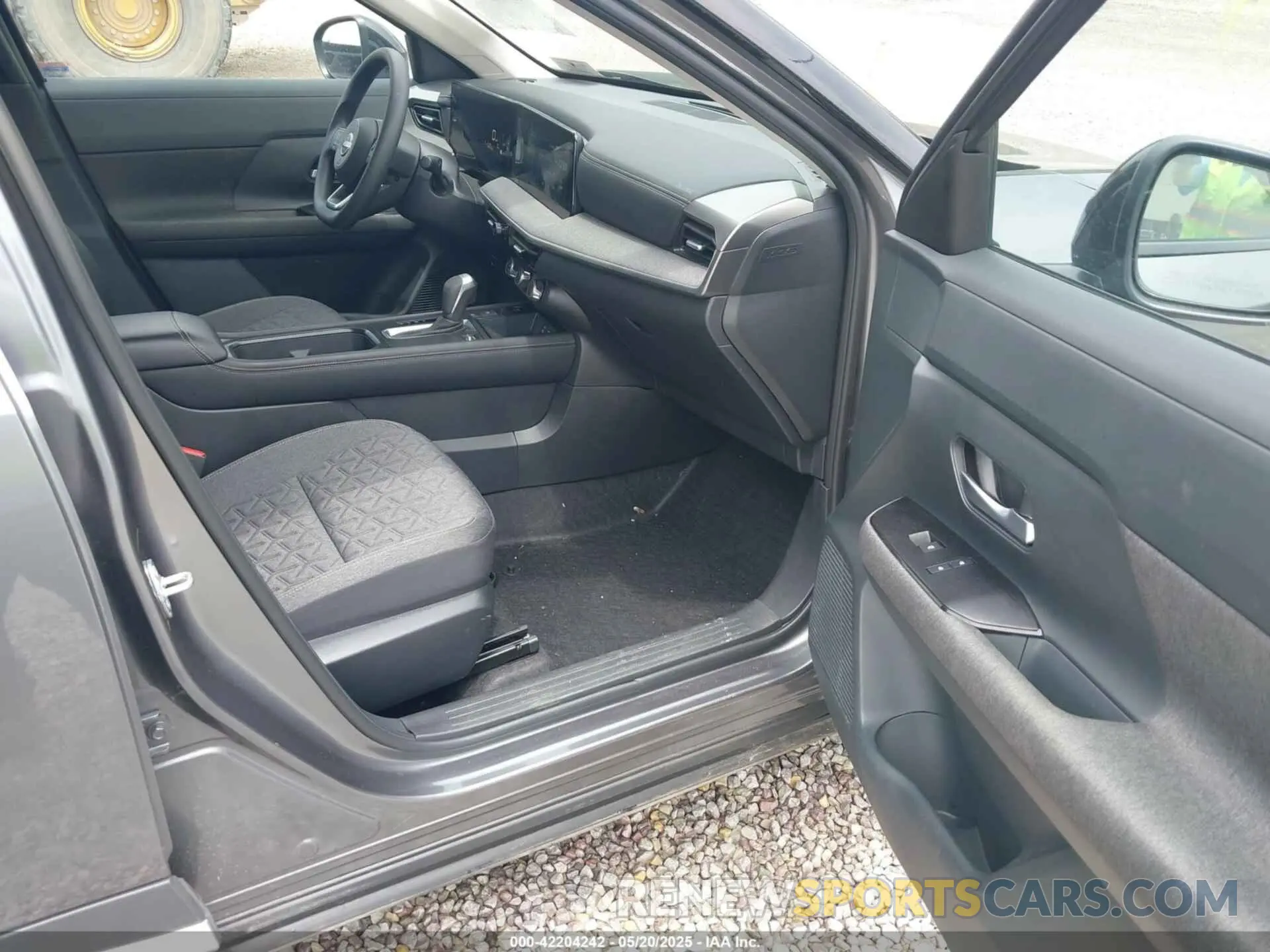 5 Photograph of a damaged car 3N8AP6CB7SL315954 NISSAN KICKS 2025