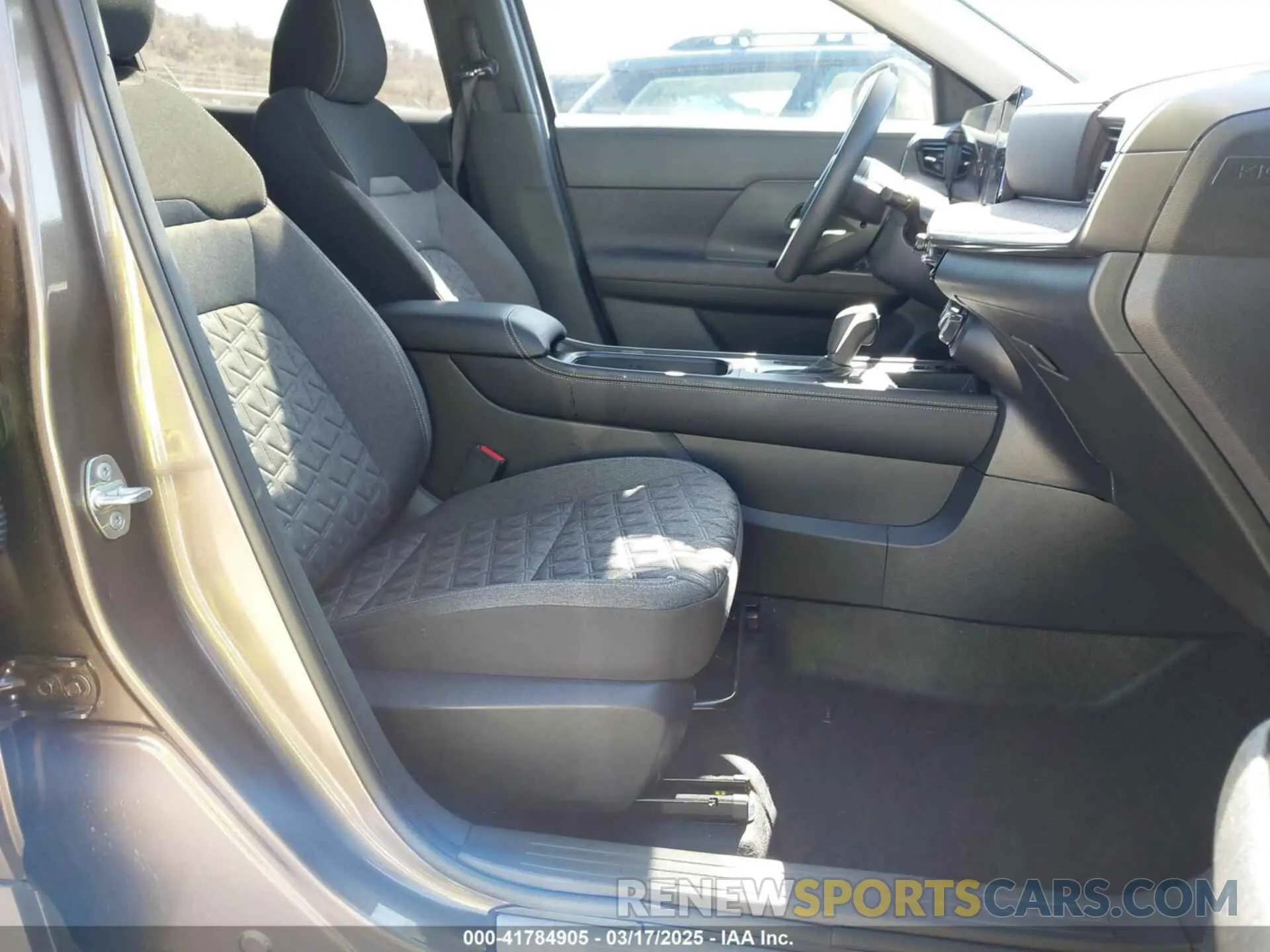5 Photograph of a damaged car 3N8AP6CBXSL307346 NISSAN KICKS 2025
