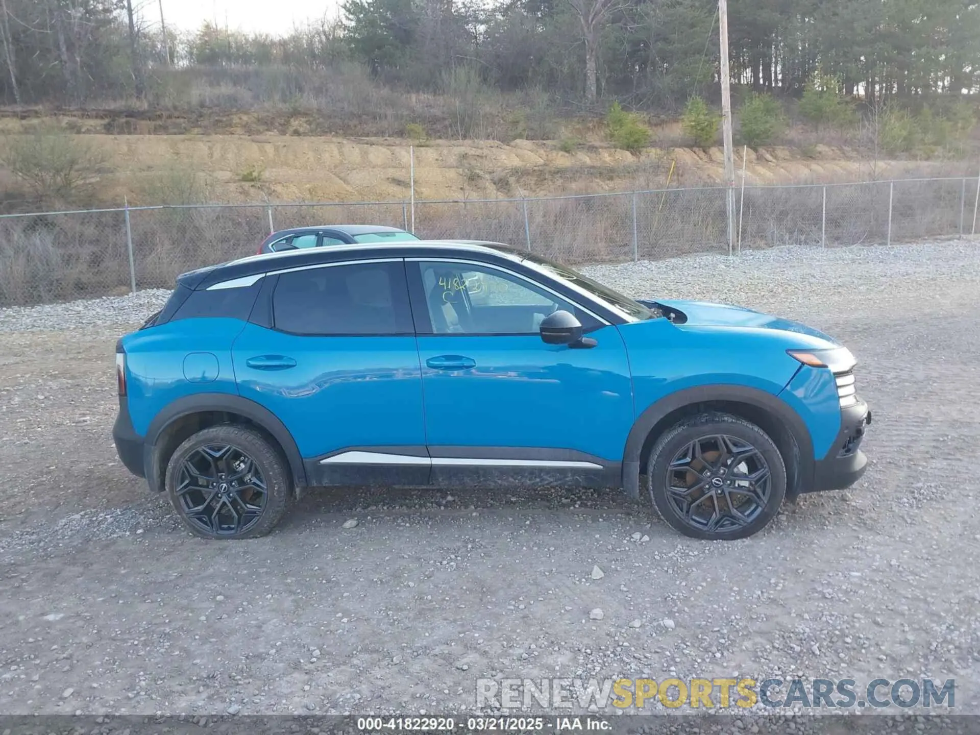 14 Photograph of a damaged car 3N8AP6DB0SL309136 NISSAN KICKS 2025