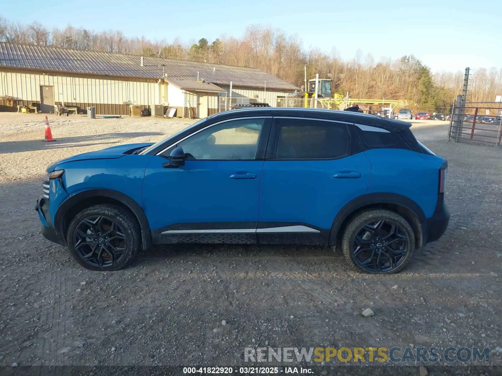 15 Photograph of a damaged car 3N8AP6DB0SL309136 NISSAN KICKS 2025