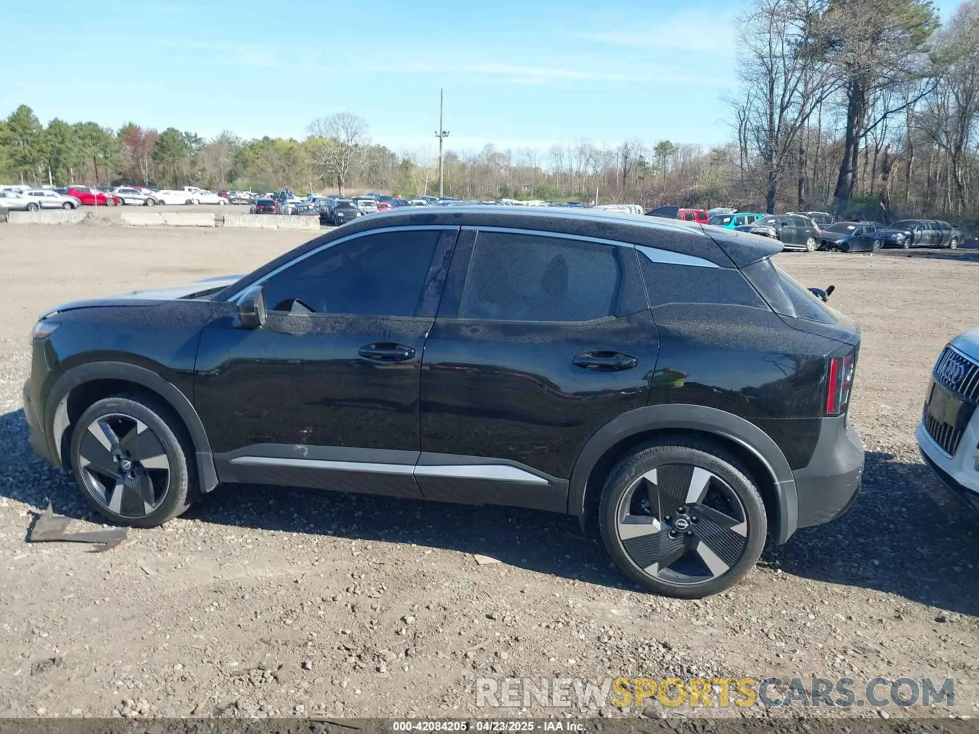 14 Photograph of a damaged car 3N8AP6DBXSL314148 NISSAN KICKS 2025