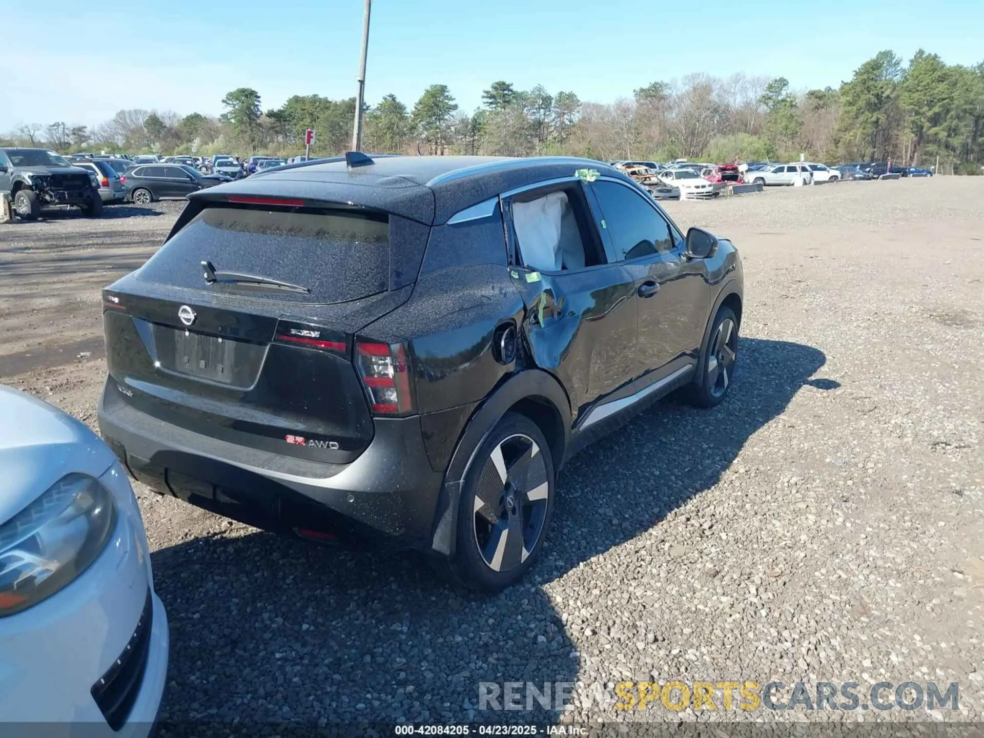 4 Photograph of a damaged car 3N8AP6DBXSL314148 NISSAN KICKS 2025