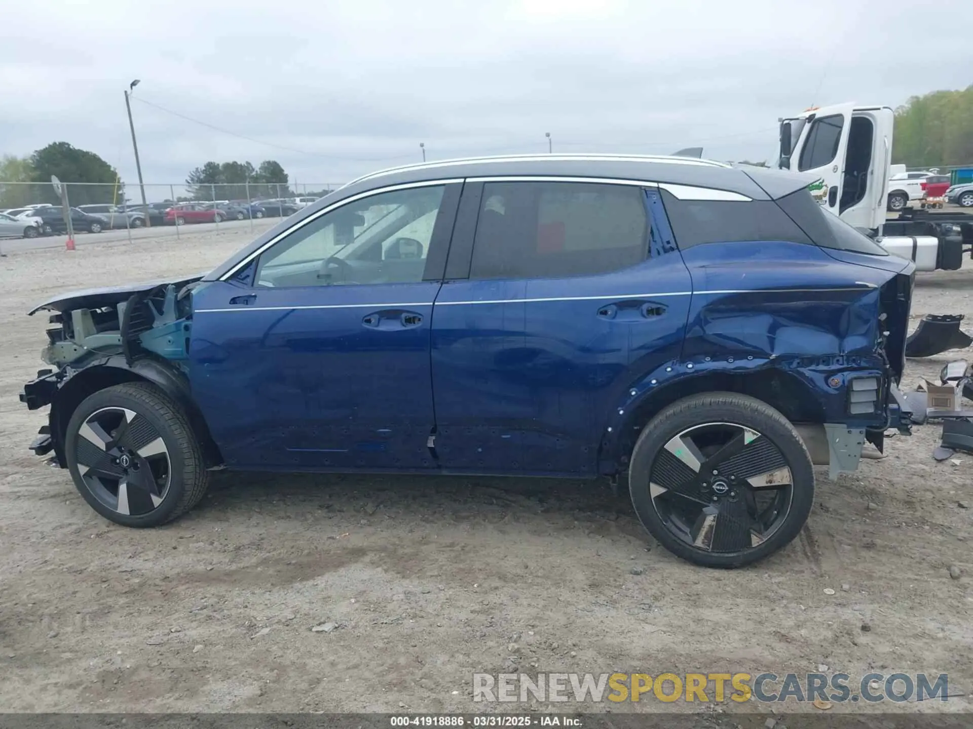 15 Photograph of a damaged car 3N8AP6DC0SL307704 NISSAN KICKS 2025