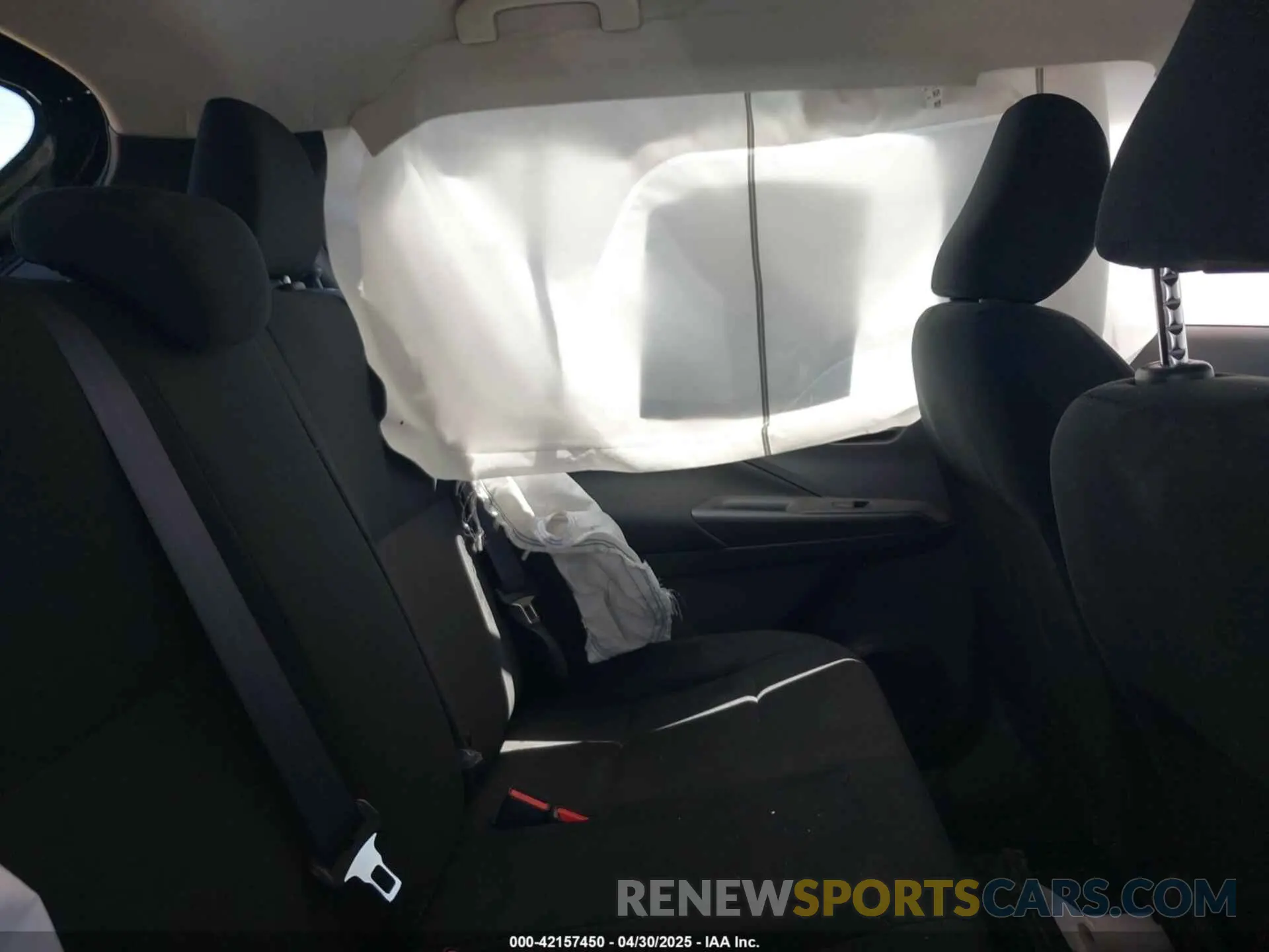 8 Photograph of a damaged car 3N1CP5BV0SL473596 NISSAN KICKS PLAY 2025
