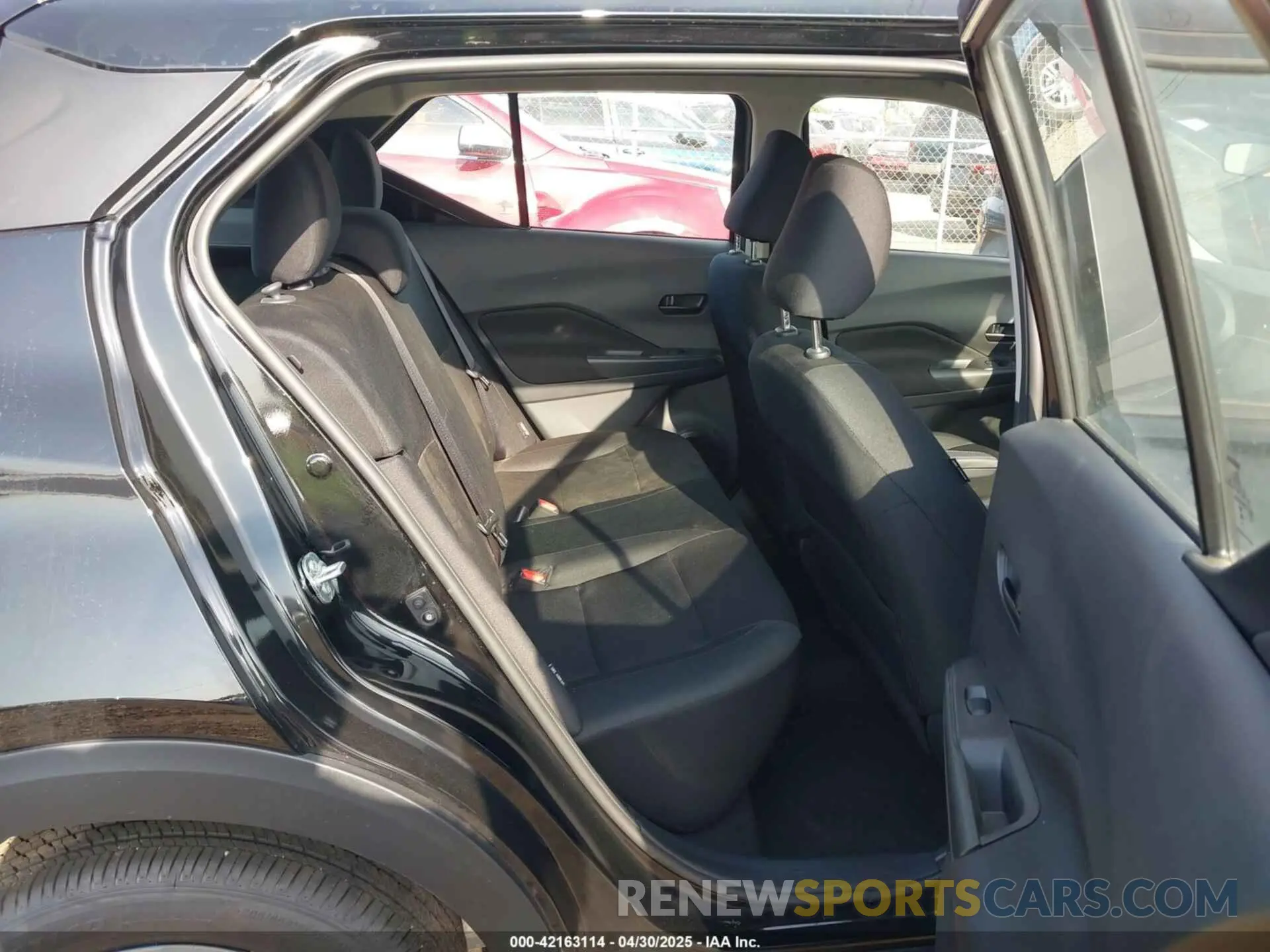 8 Photograph of a damaged car 3N1CP5BV7SL476026 NISSAN KICKS PLAY 2025