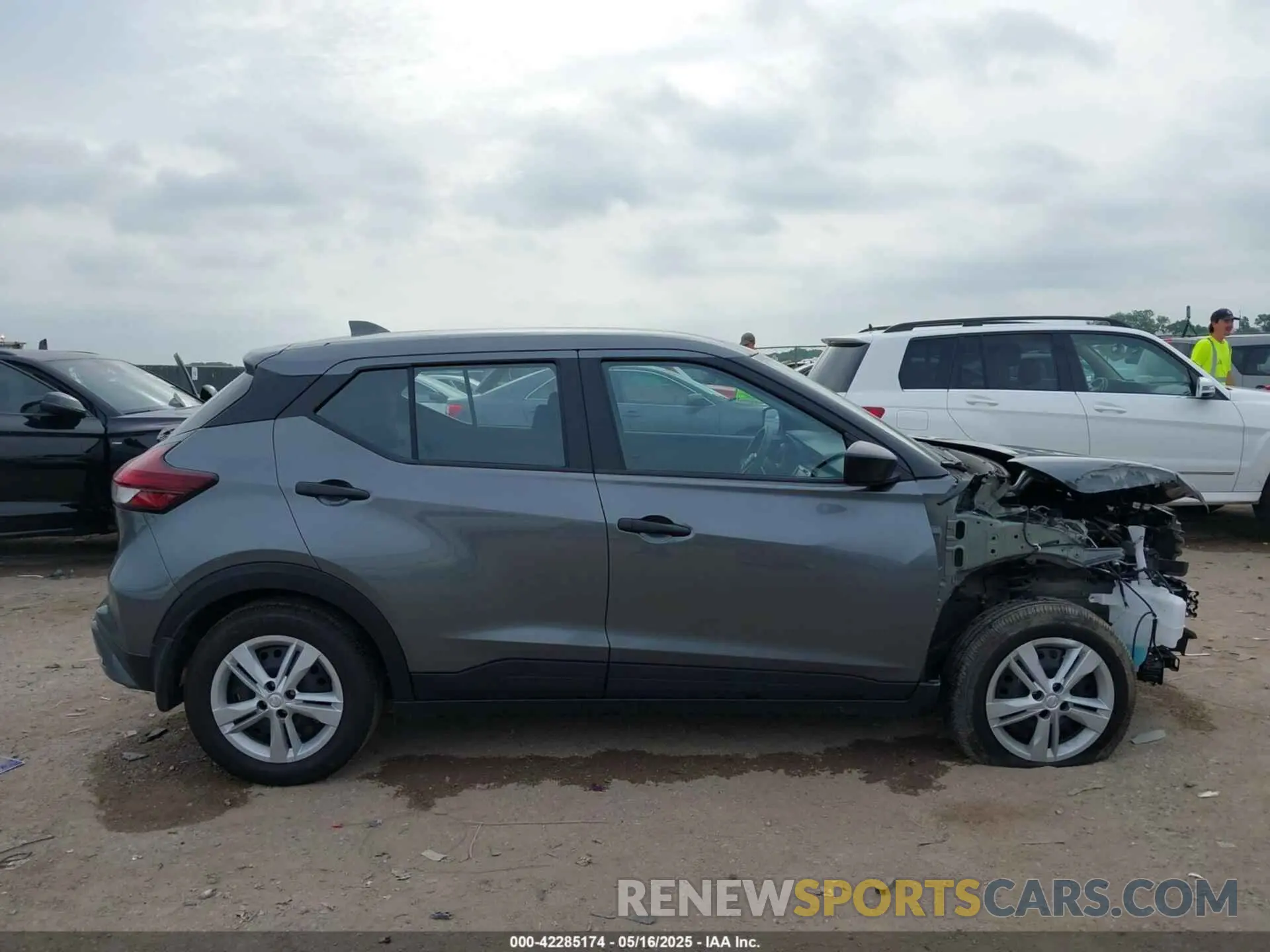 13 Photograph of a damaged car 3N1CP5BVXSL478059 NISSAN KICKS PLAY 2025