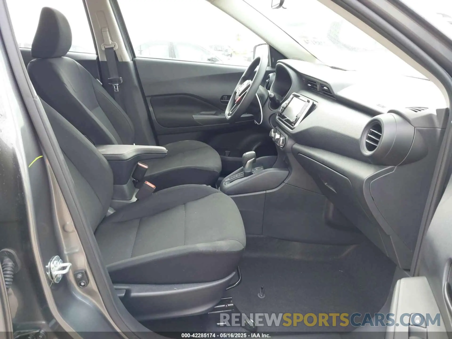 5 Photograph of a damaged car 3N1CP5BVXSL478059 NISSAN KICKS PLAY 2025