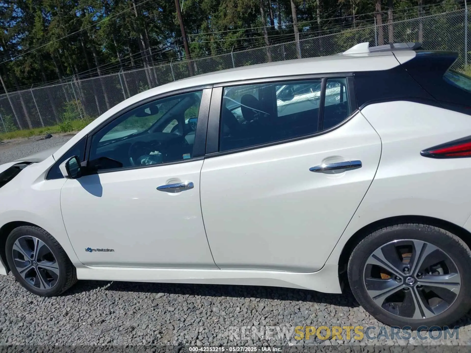 14 Photograph of a damaged car 1N4AZ1CP0KC314523 NISSAN LEAF 2019