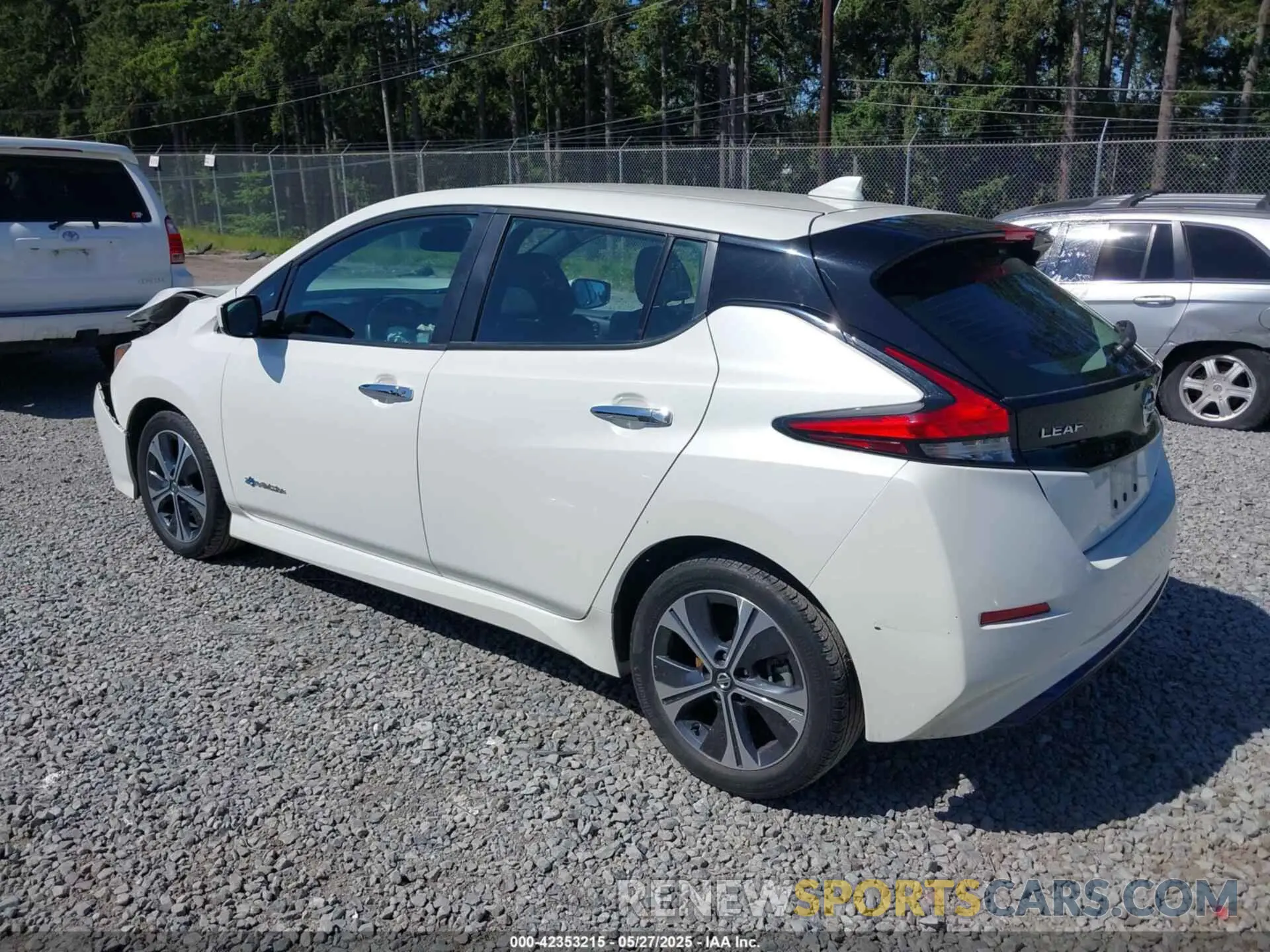 3 Photograph of a damaged car 1N4AZ1CP0KC314523 NISSAN LEAF 2019