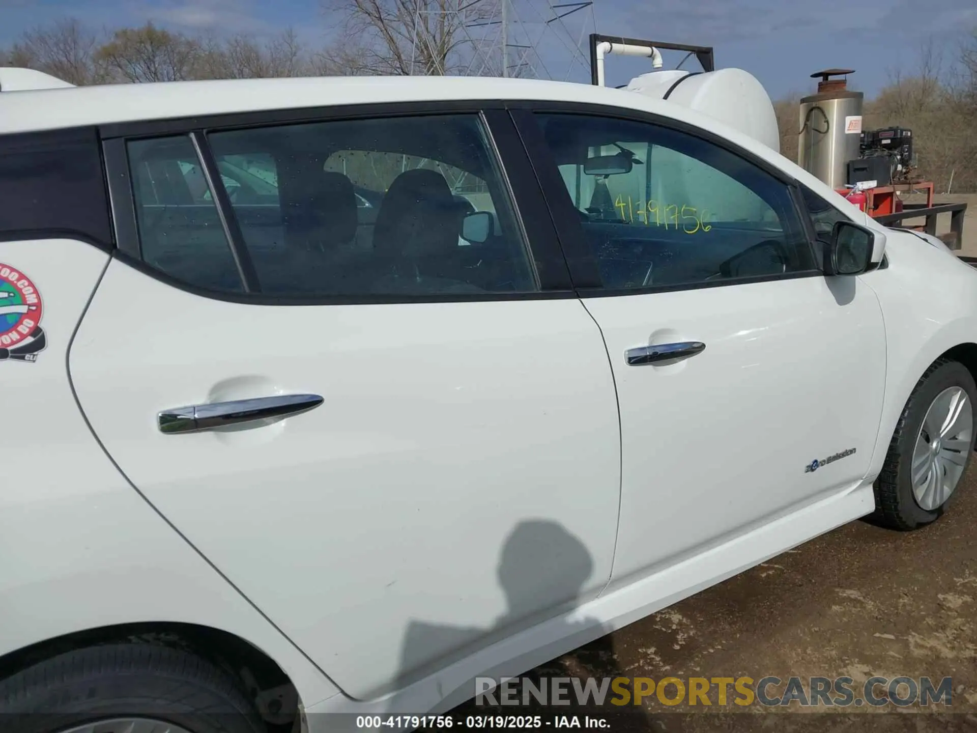 13 Photograph of a damaged car 1N4AZ1CP0KC321908 NISSAN LEAF 2019