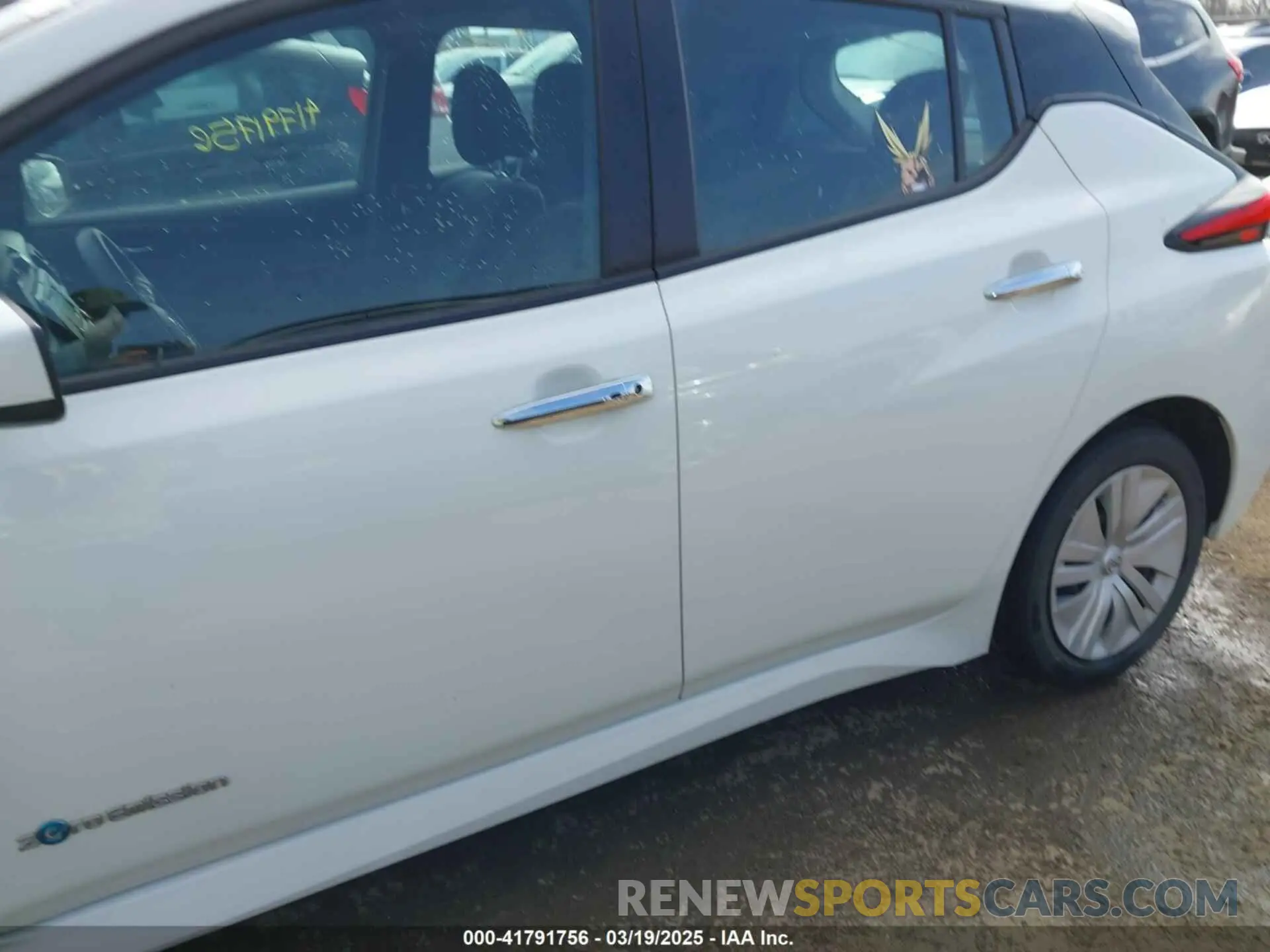 14 Photograph of a damaged car 1N4AZ1CP0KC321908 NISSAN LEAF 2019